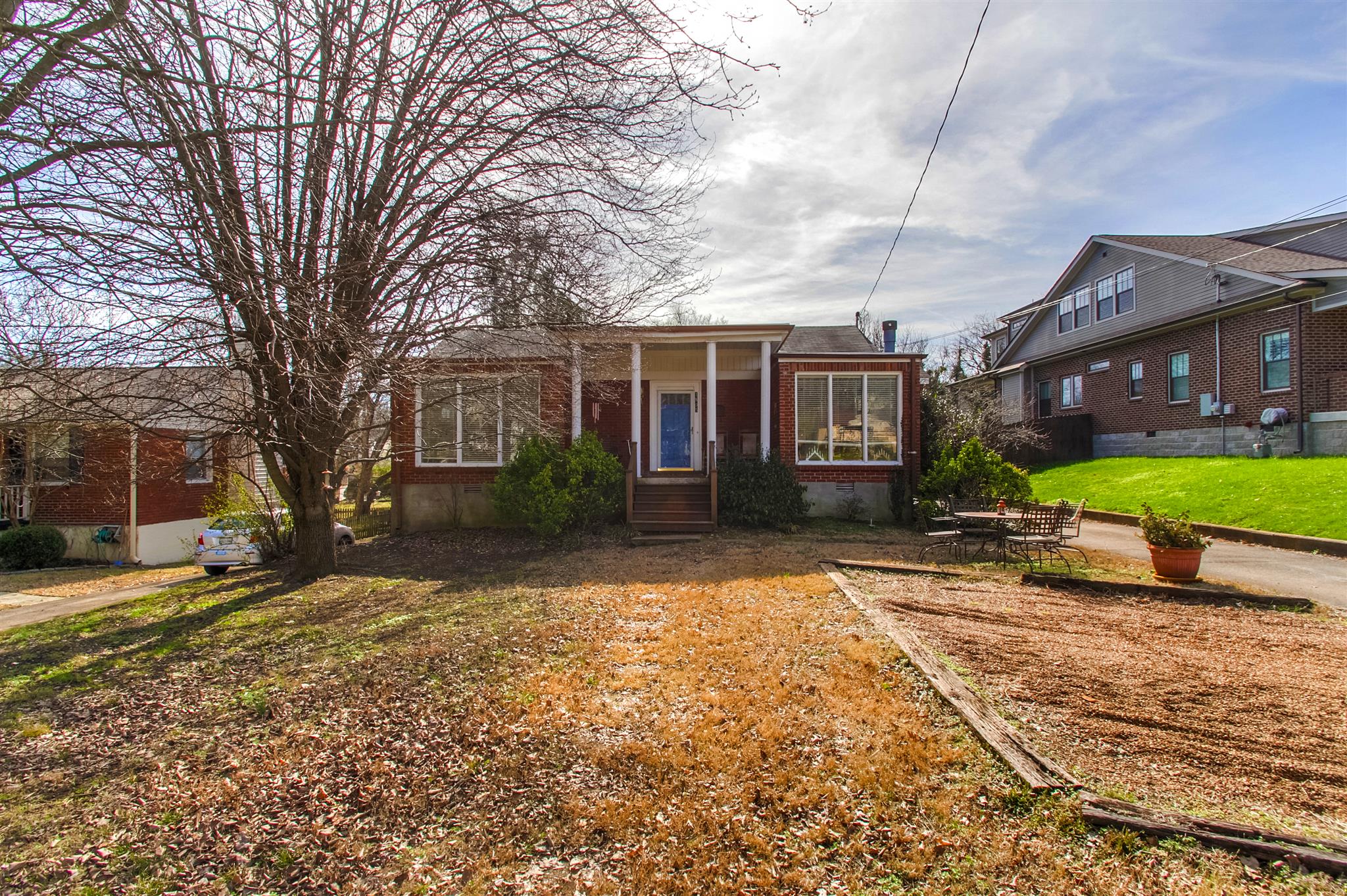 1805 Sweetbriar Ave