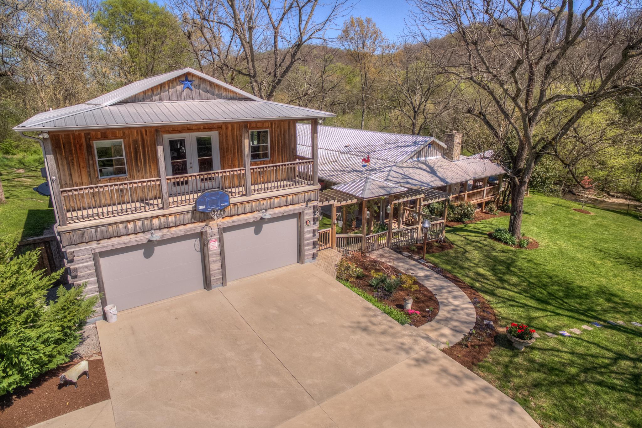 152 Thrower Ln