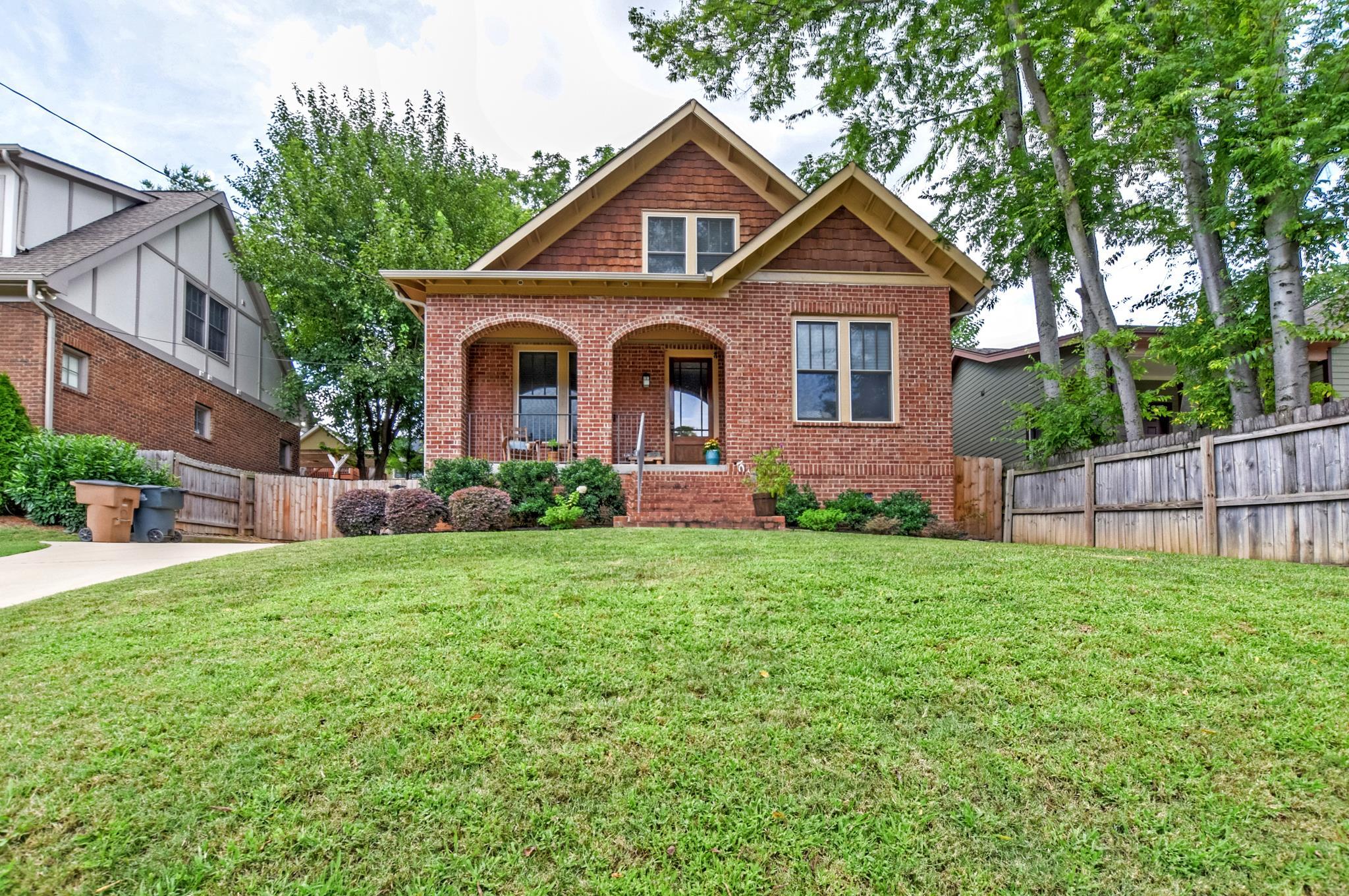 1211 Lillian St