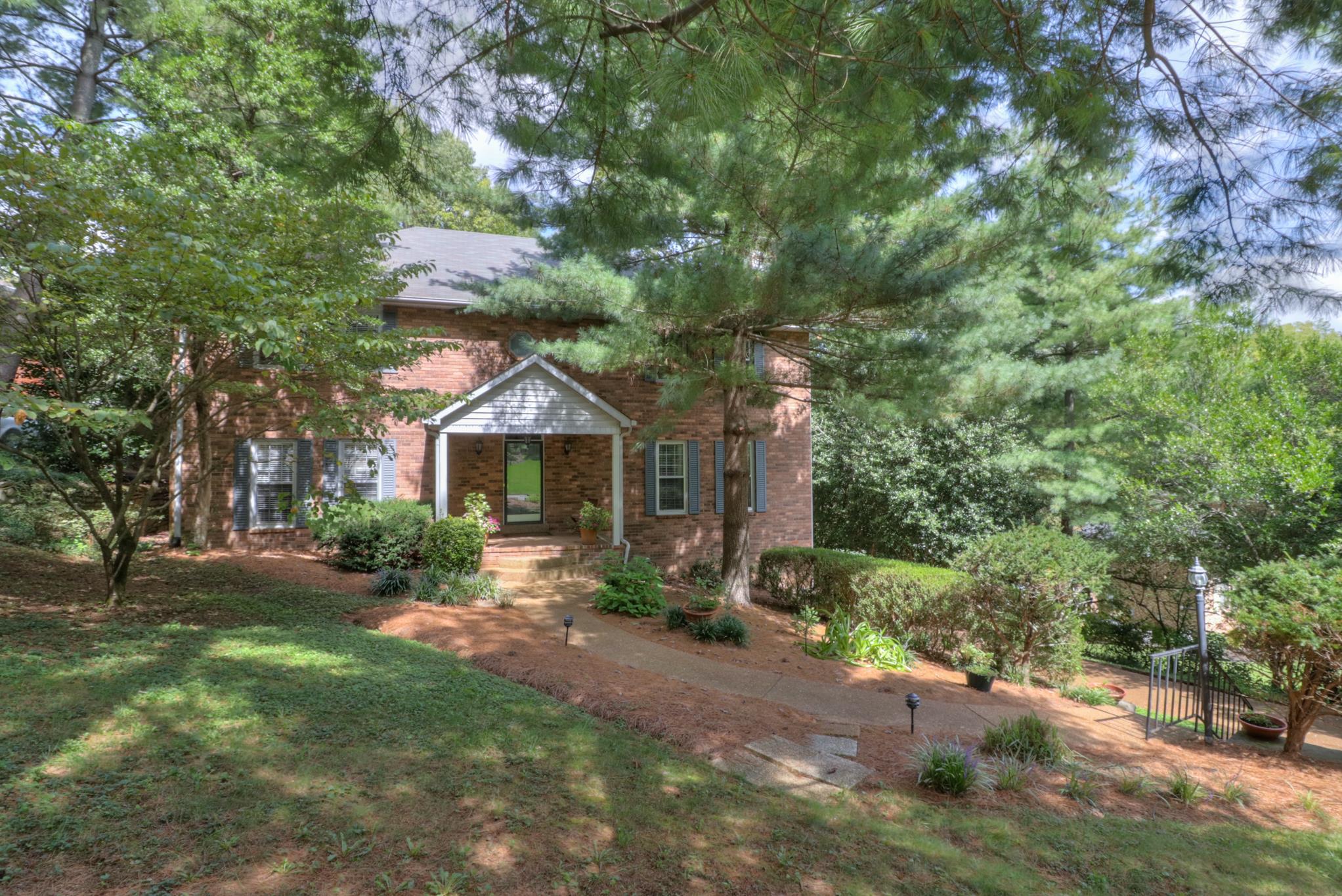 5928 Woodland Hills Dr
