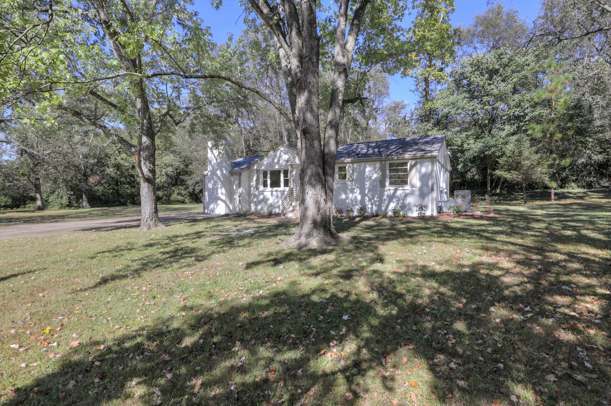 476 Rochelle Dr