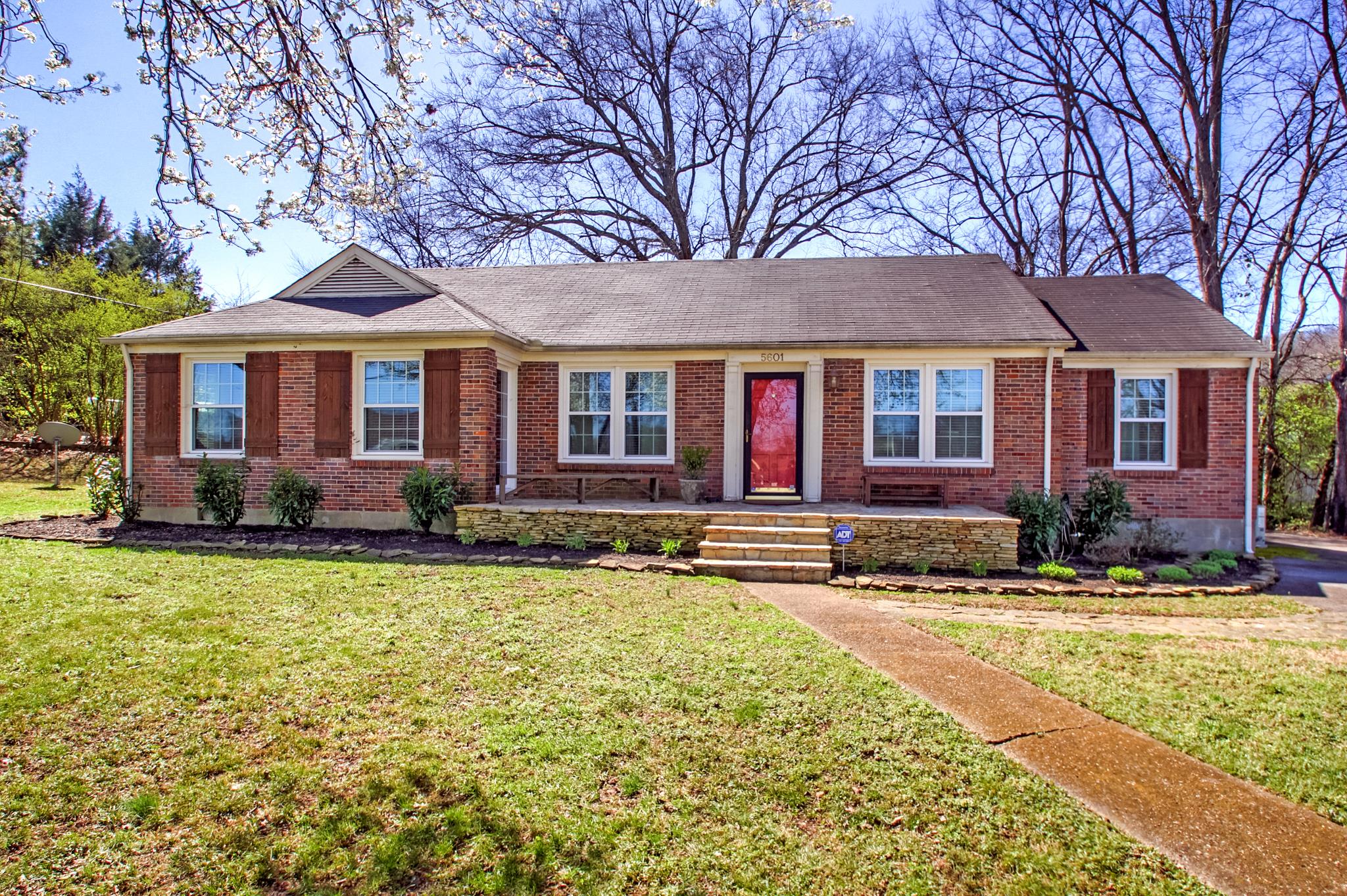 5601 Stoneway Trail
