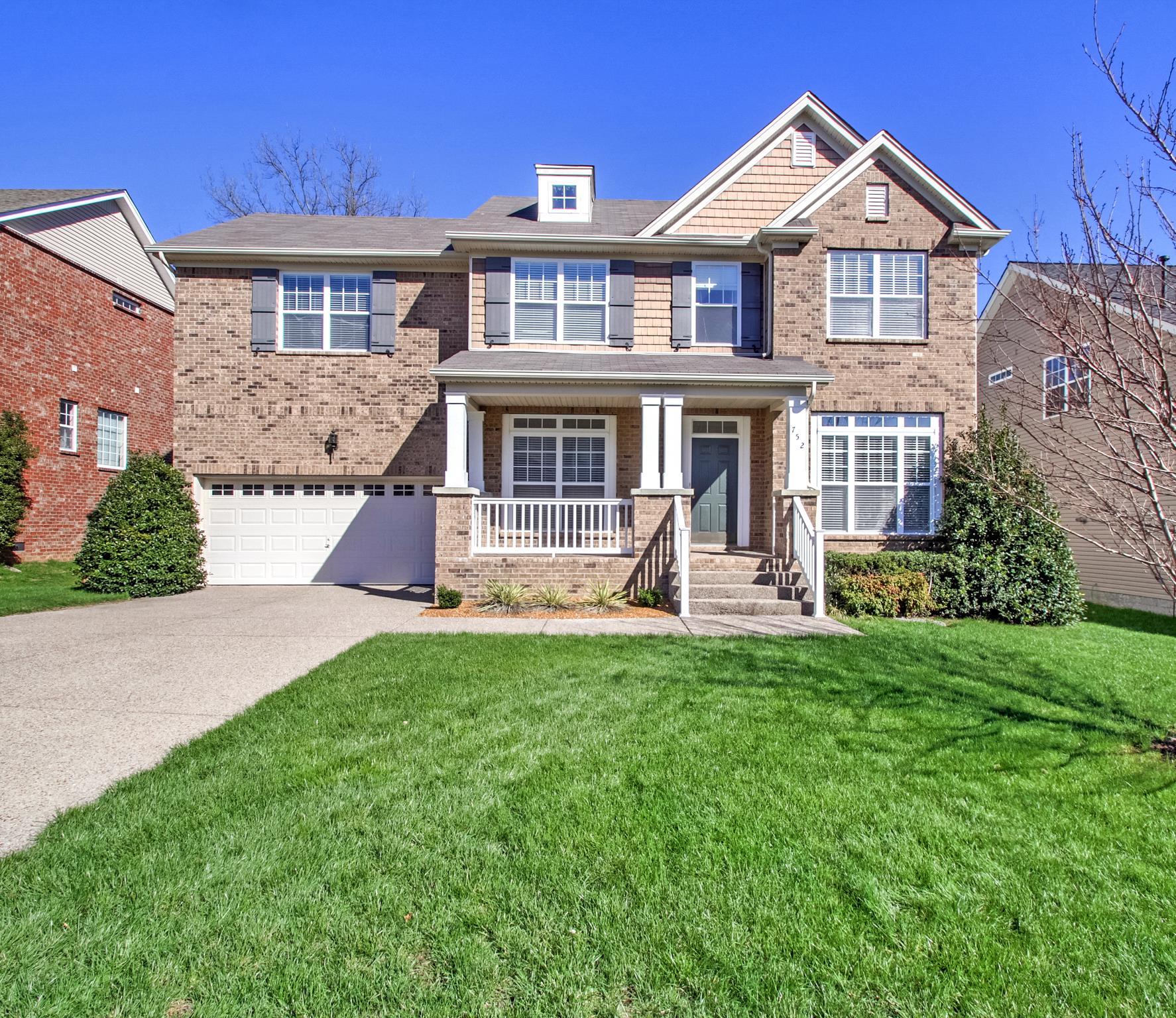 752 Cowan Dr