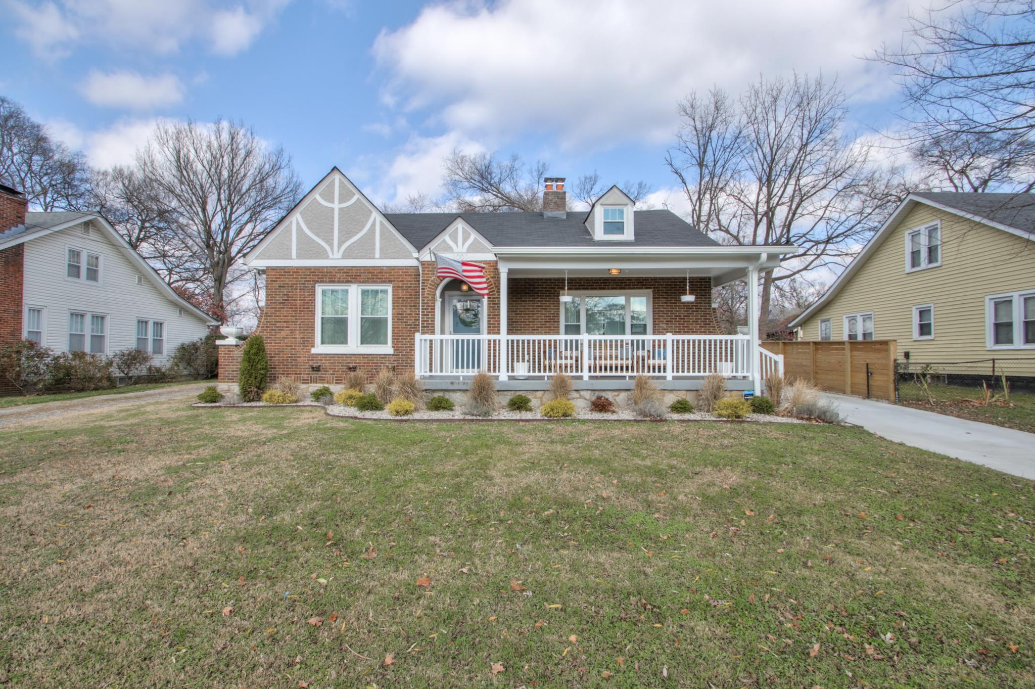 1001 Fairwin Ave