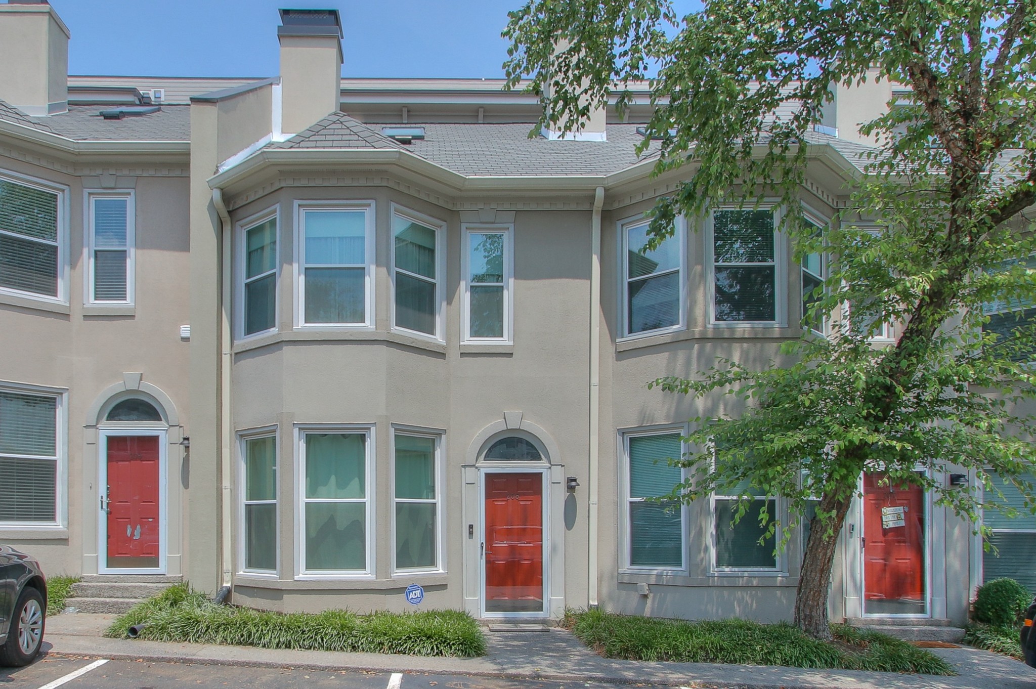 208 Fairmont Ct