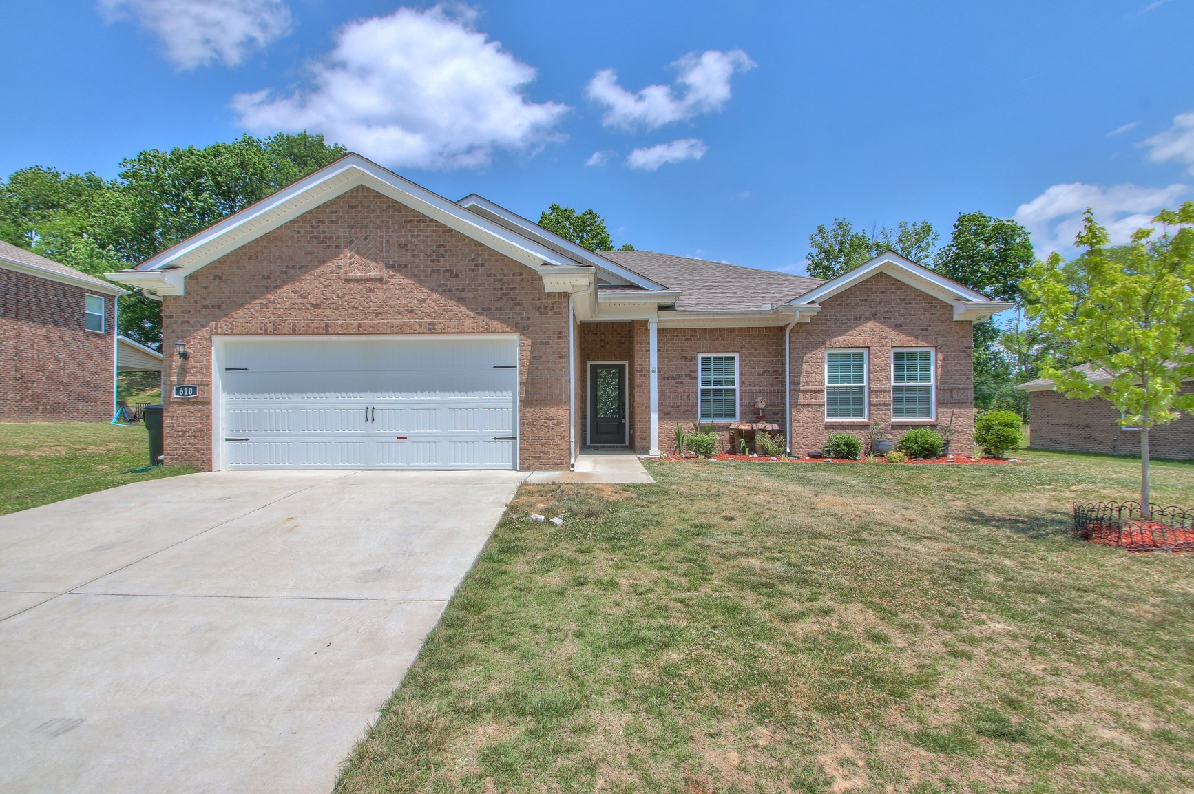 610 Fredericksburg Dr
