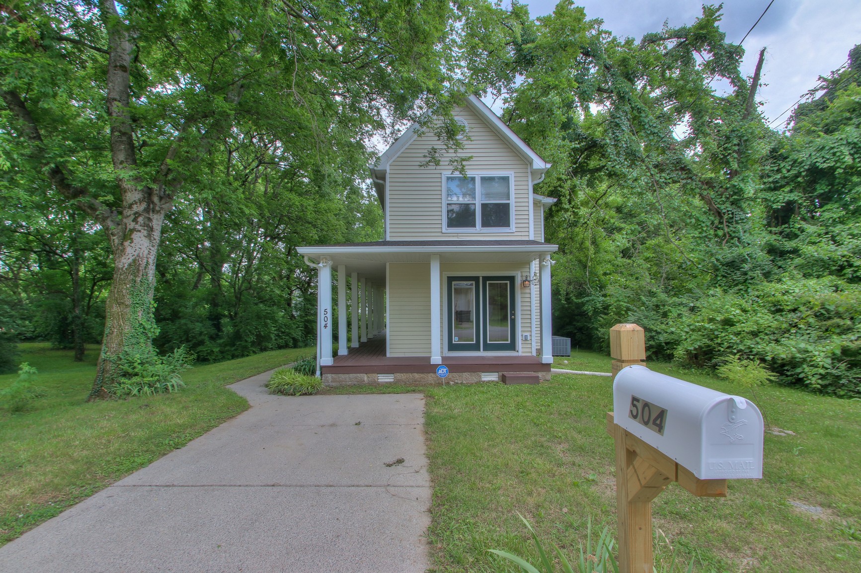 504 Haynes St