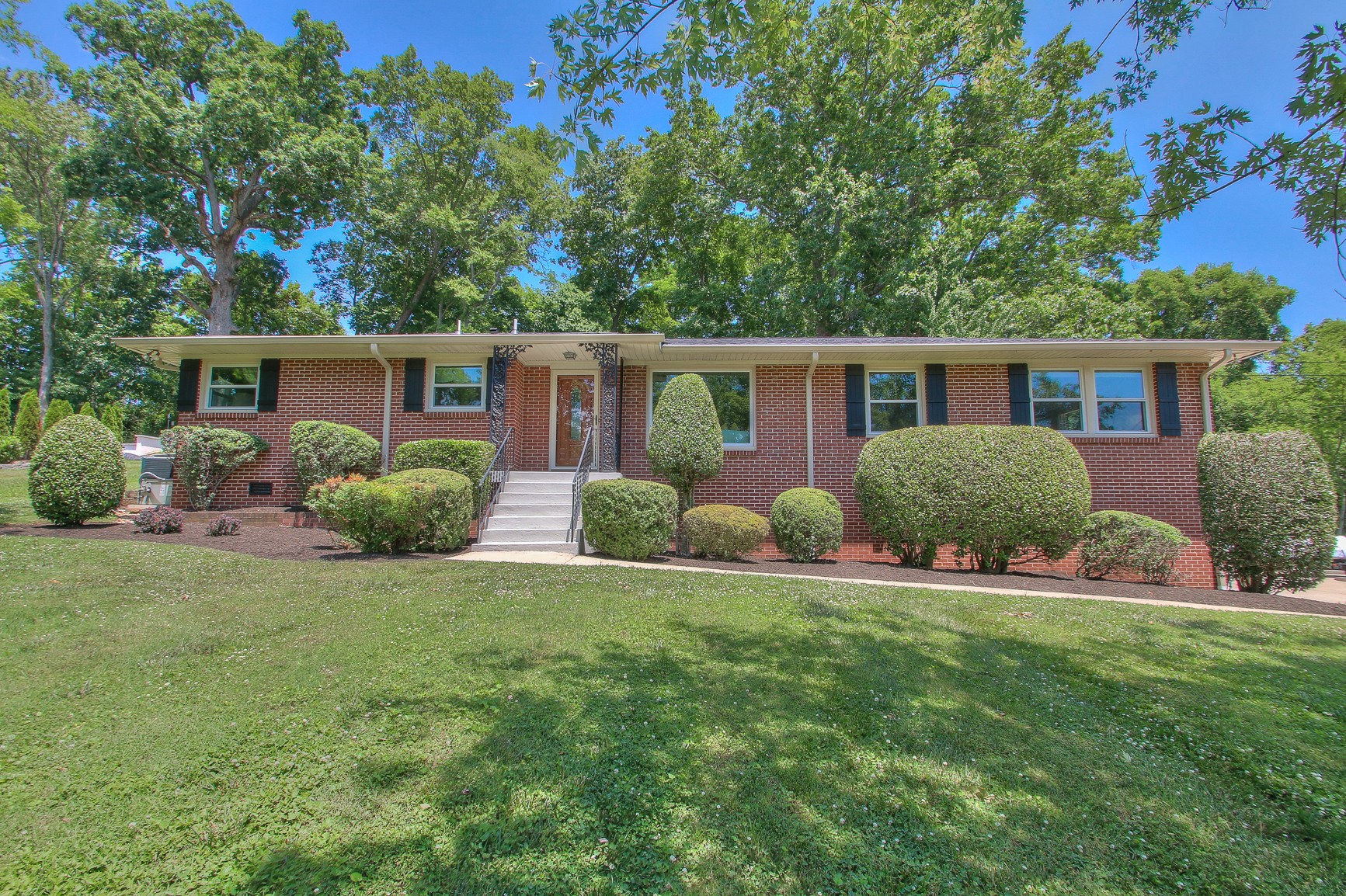 2716 Windemere Dr