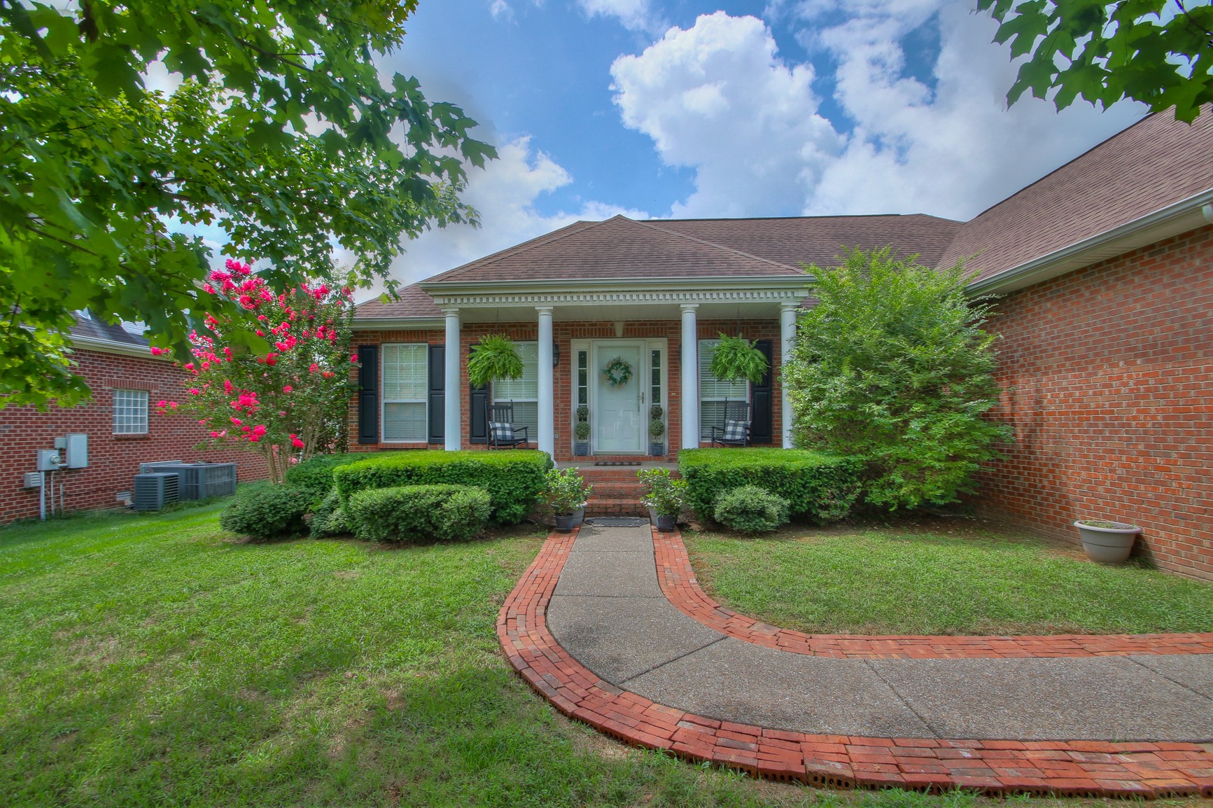 1235 Wentworth Dr