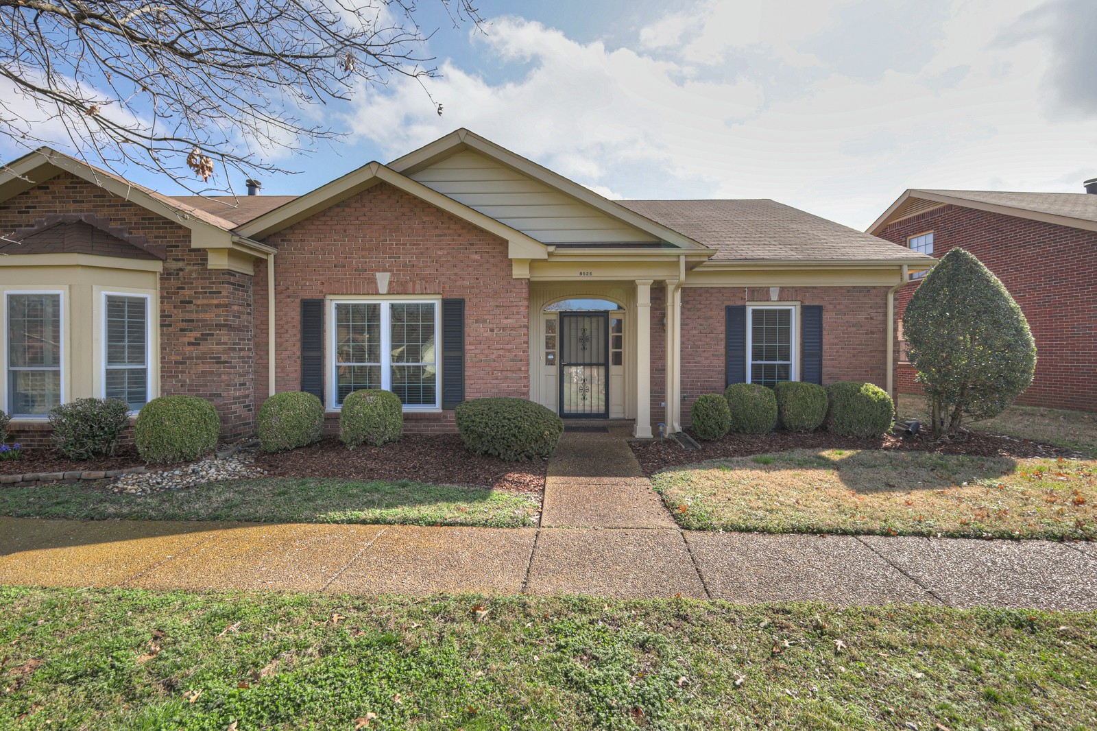 8525 Sawyer Brown Rd