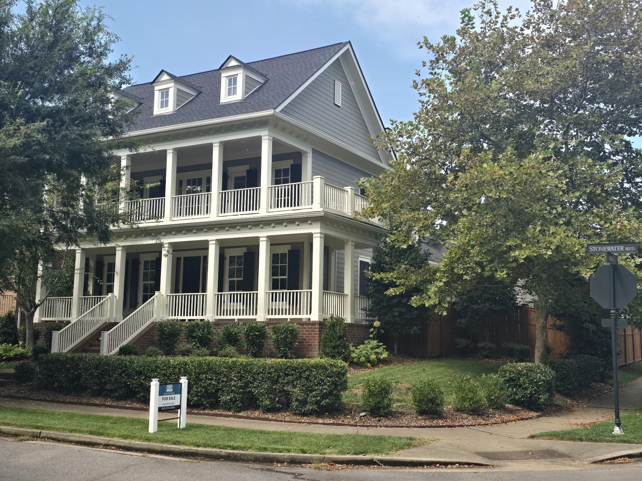 611 Stonewater Blvd