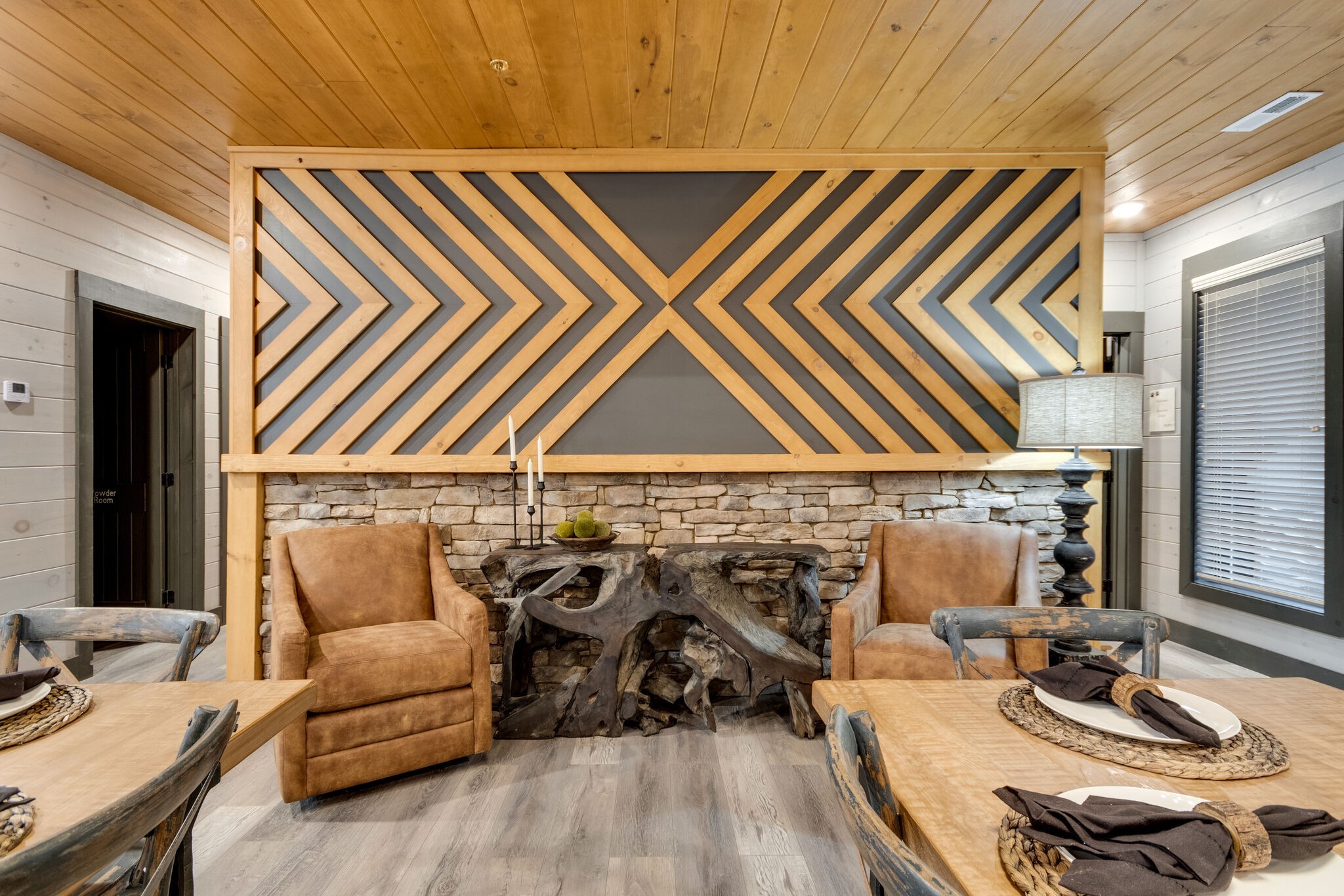118R Knotty Log Way