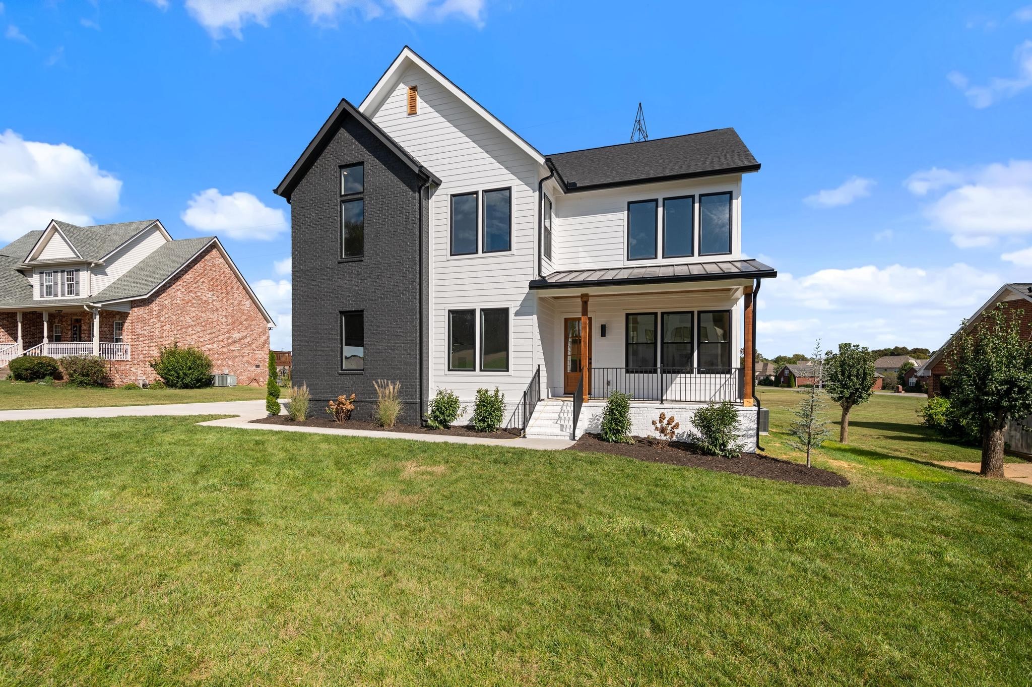 1002 Rhett Pl