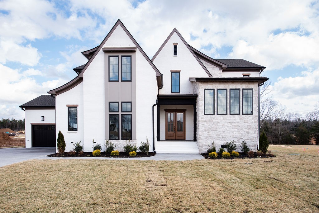 876 Harrisburg Ln
