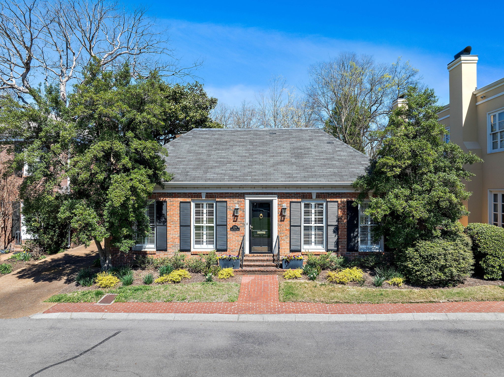 2134 Golf Club Ln