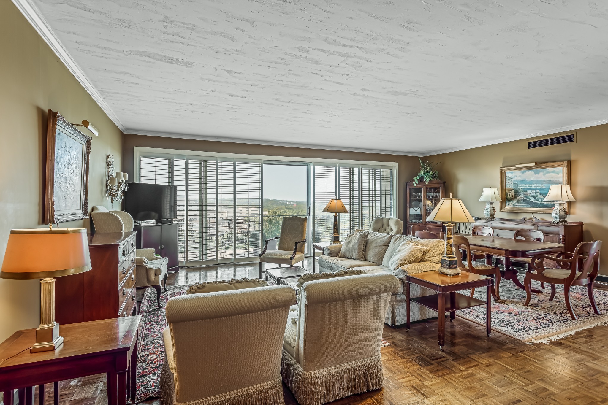 4215 Harding Pike