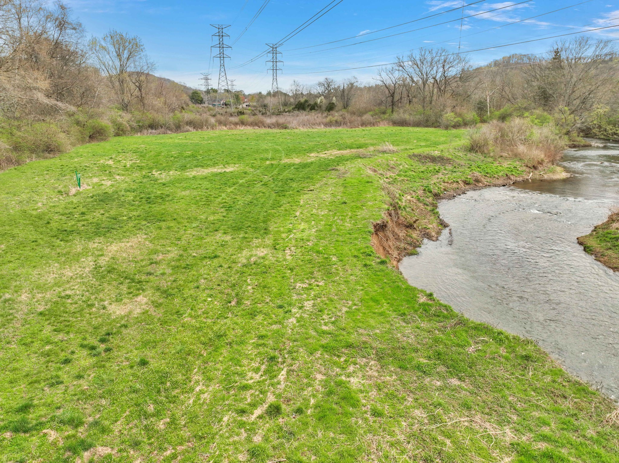 3088 Hillsboro Rd
