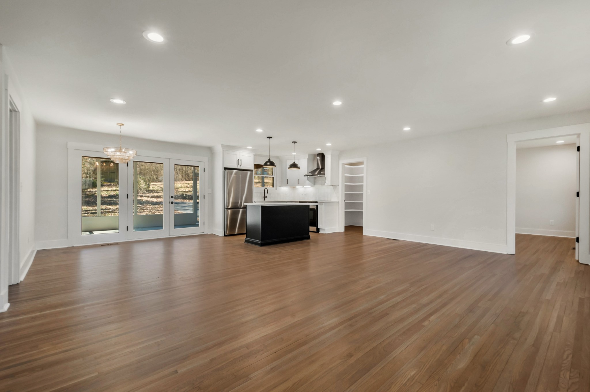 931 Downey Dr