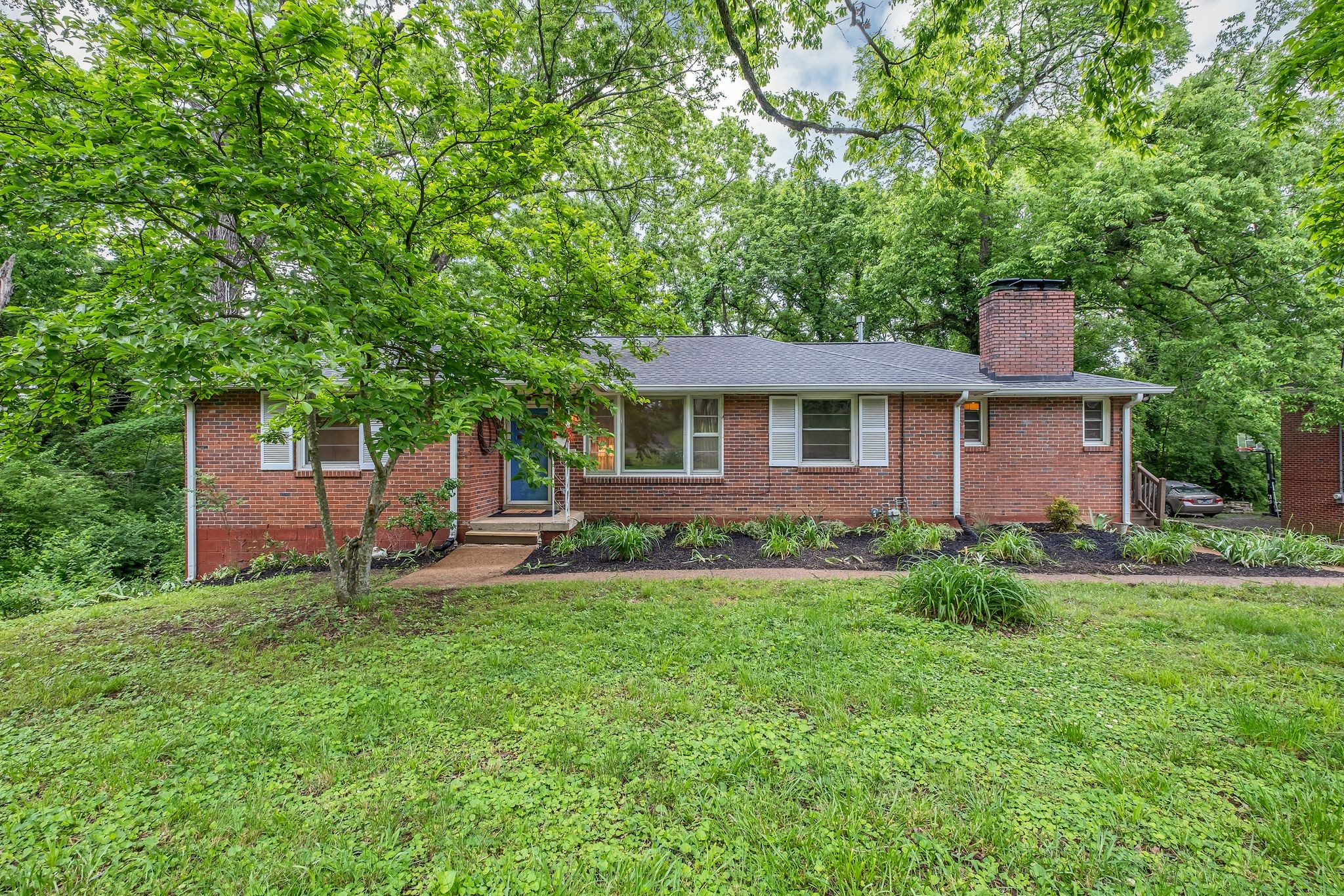 1008 Downey Dr