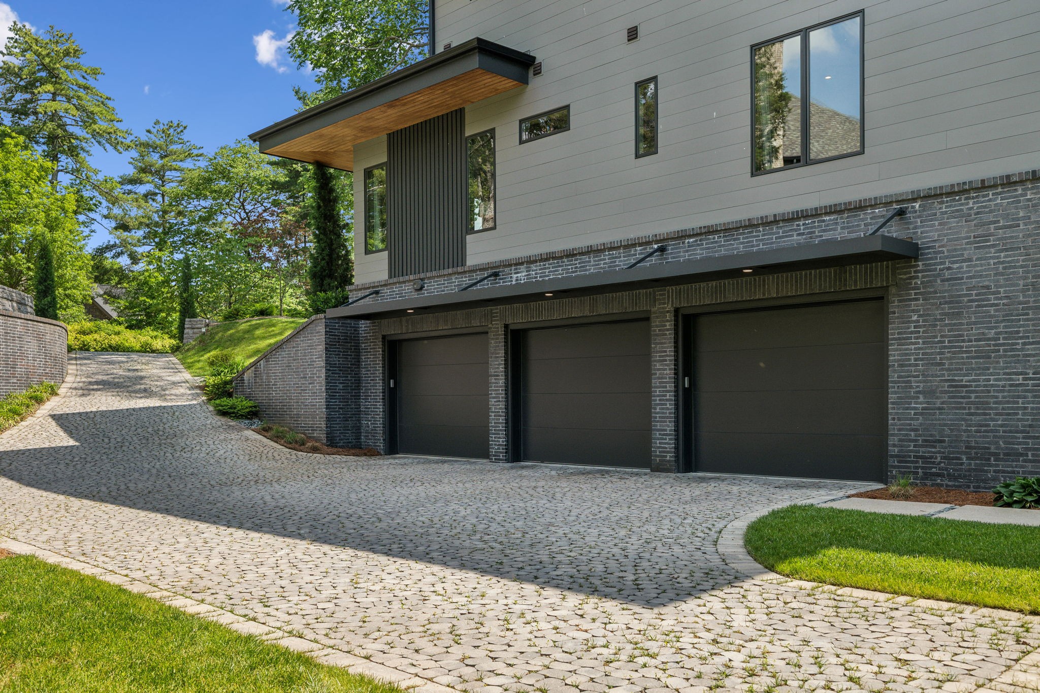 1601 Windy Ridge Dr