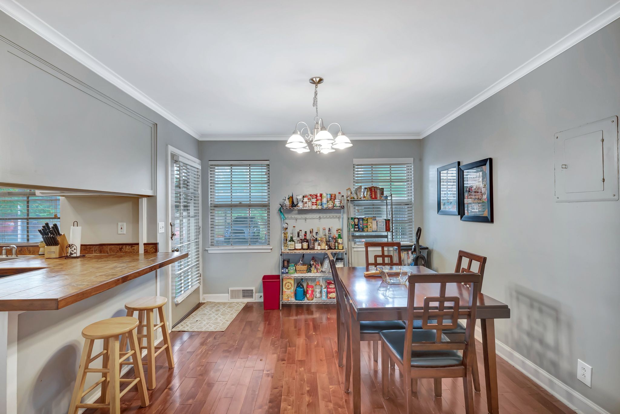 422 Bowling Ave