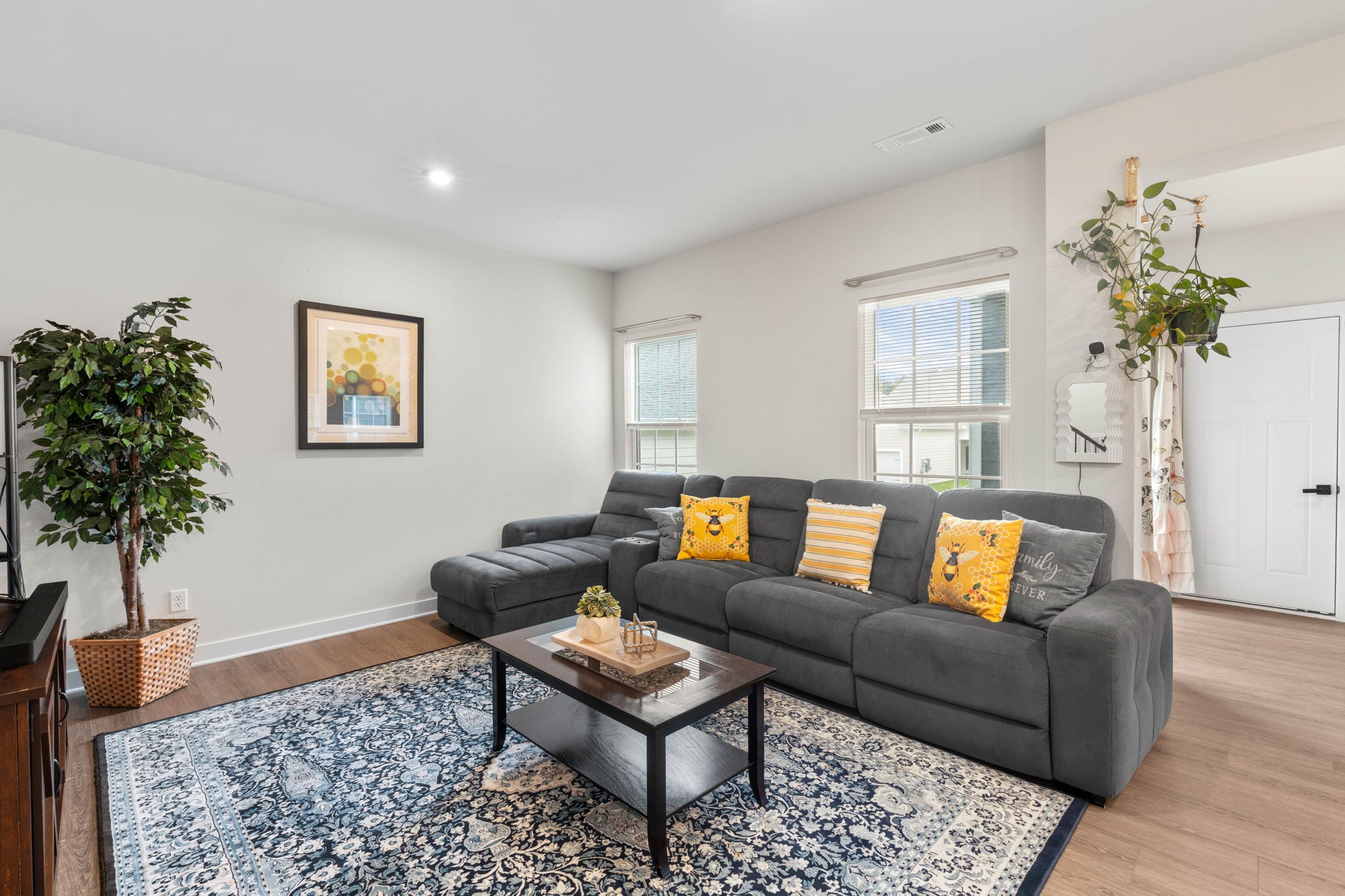8061 Warbler Way