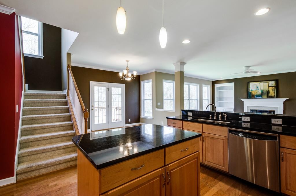 2201 Anthem Ct