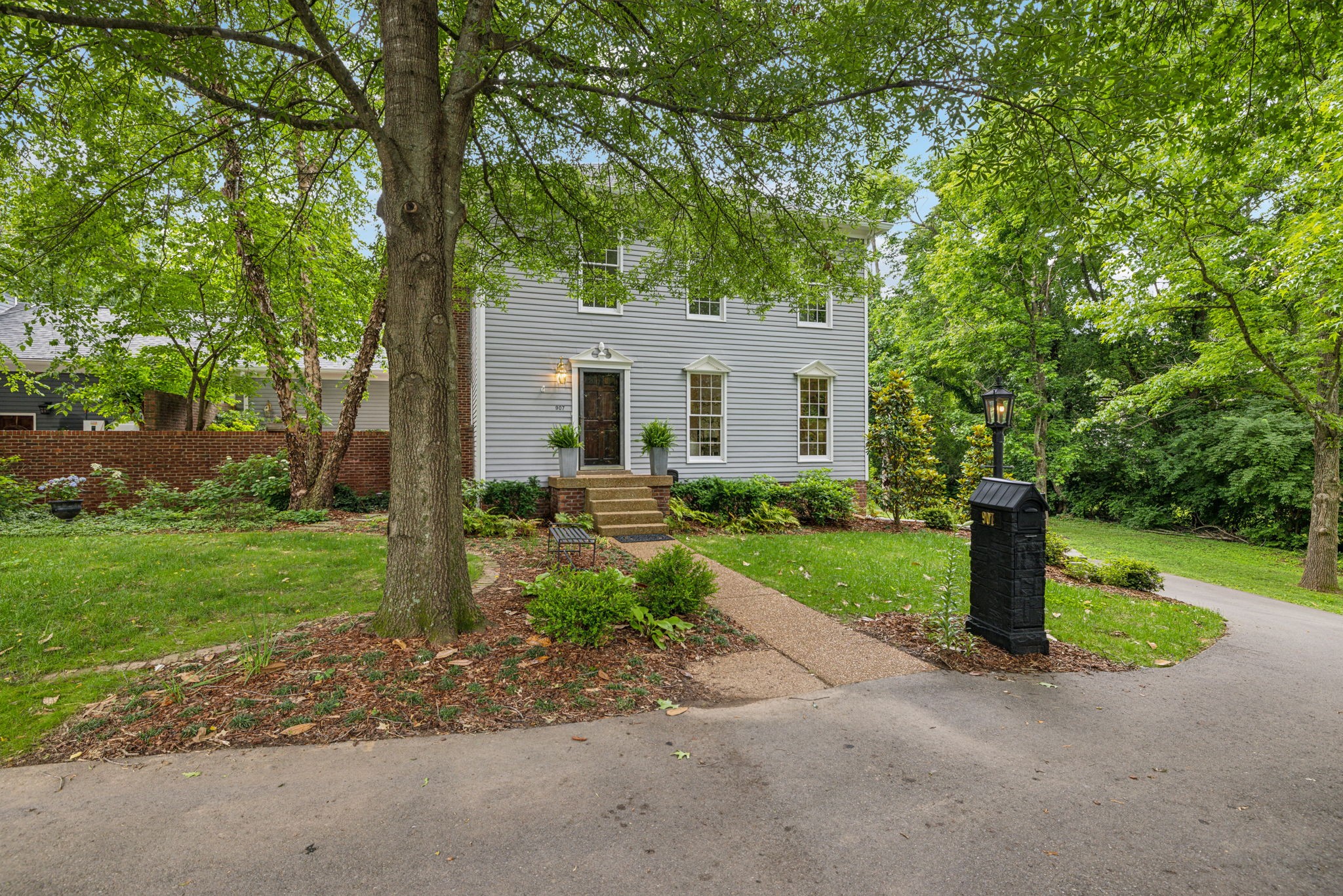 907 Paddock Park