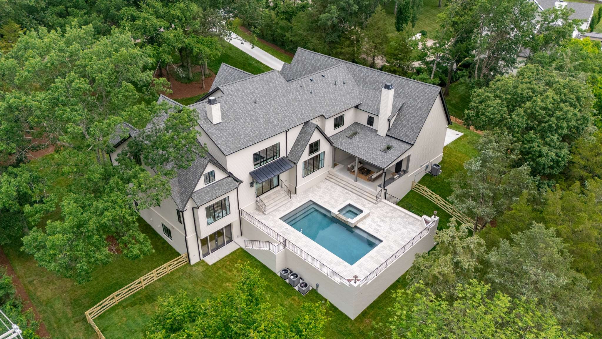 4530 Everett Dr