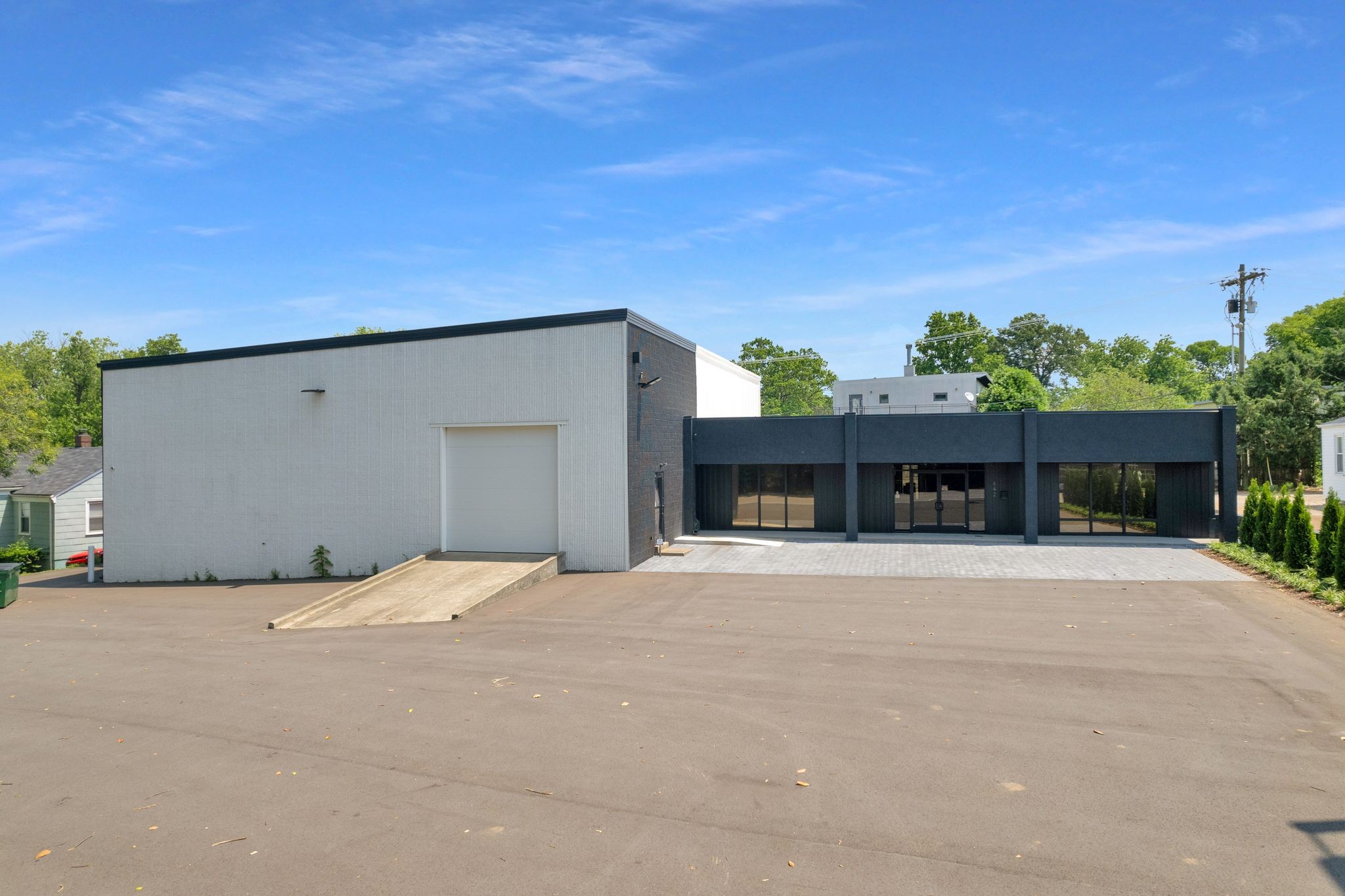 642 W Iris Dr