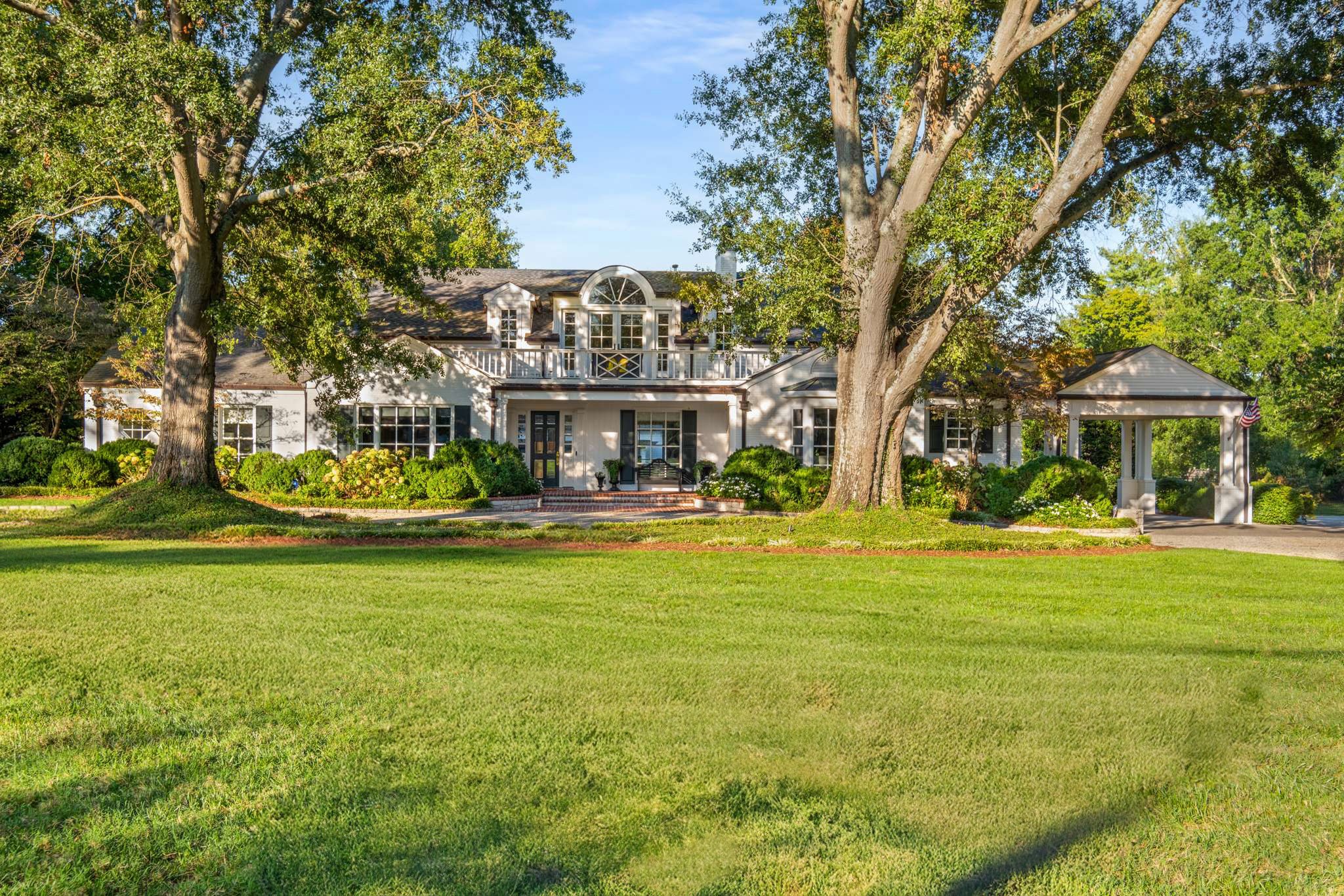404 W Brookfield Ave
