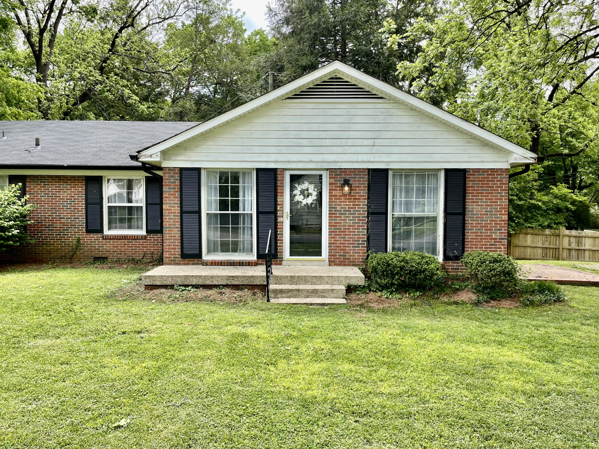 2506 Sharondale Dr