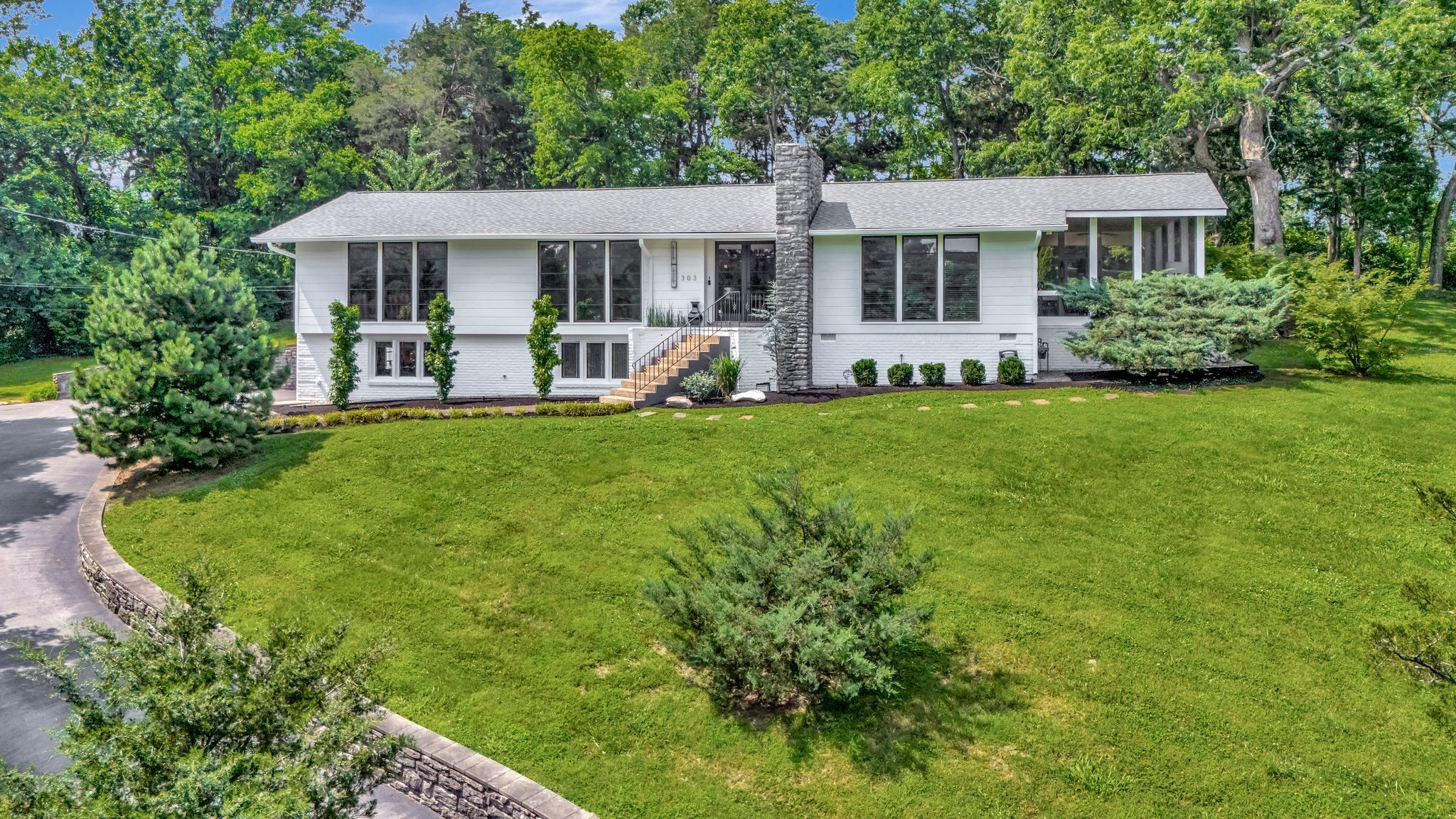 303 Mountainside Dr