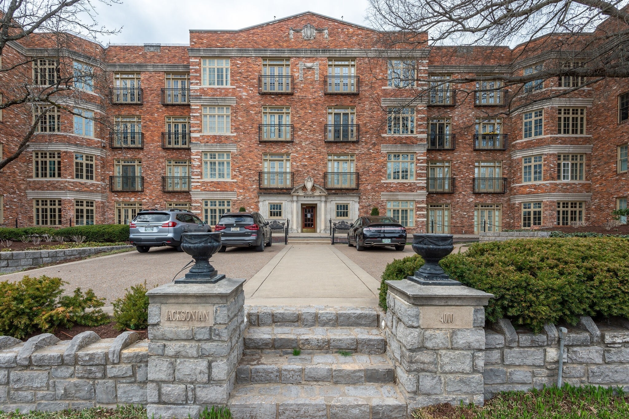 4000 West End Ave