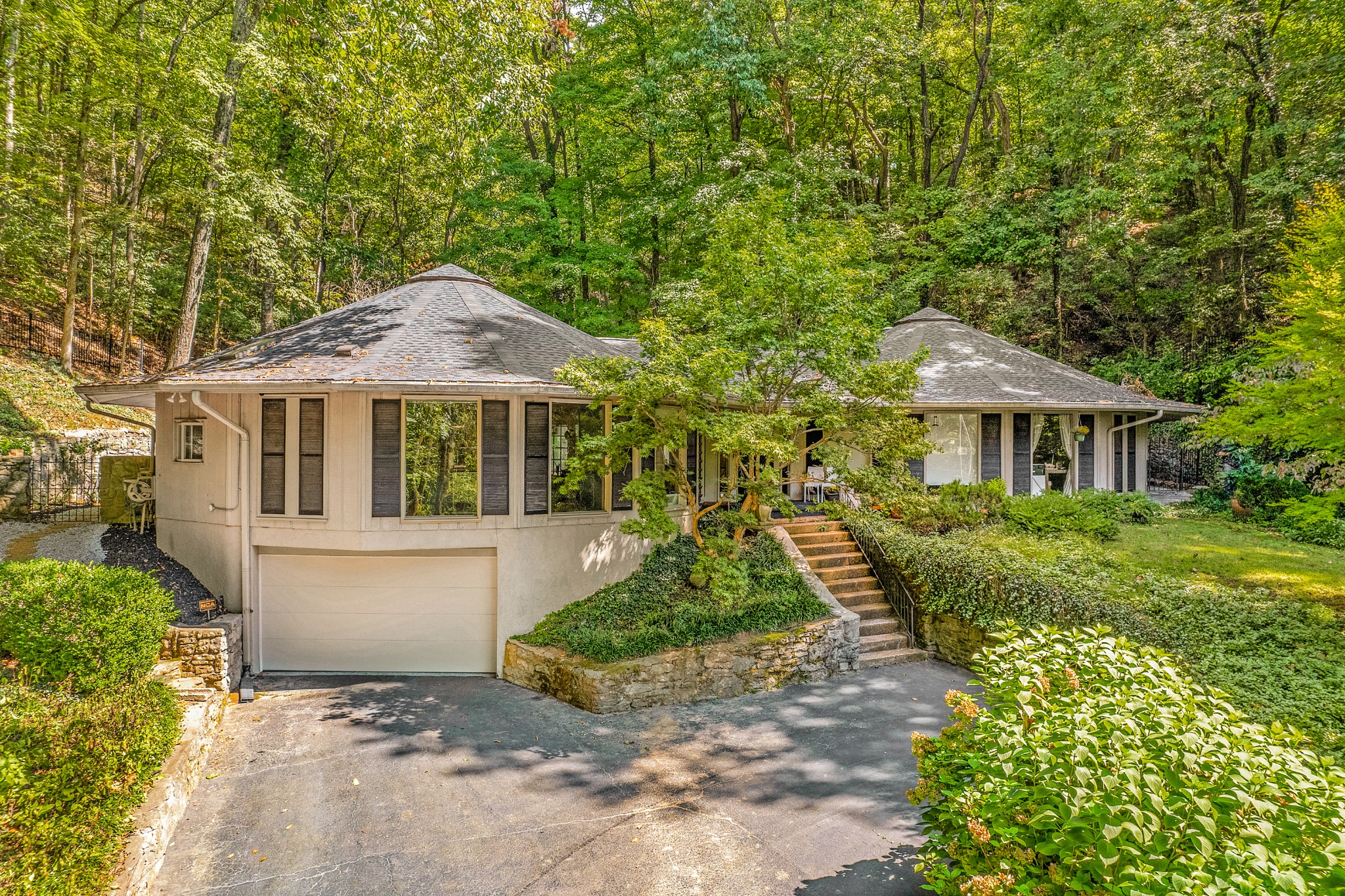 5856 Beauregard Dr
