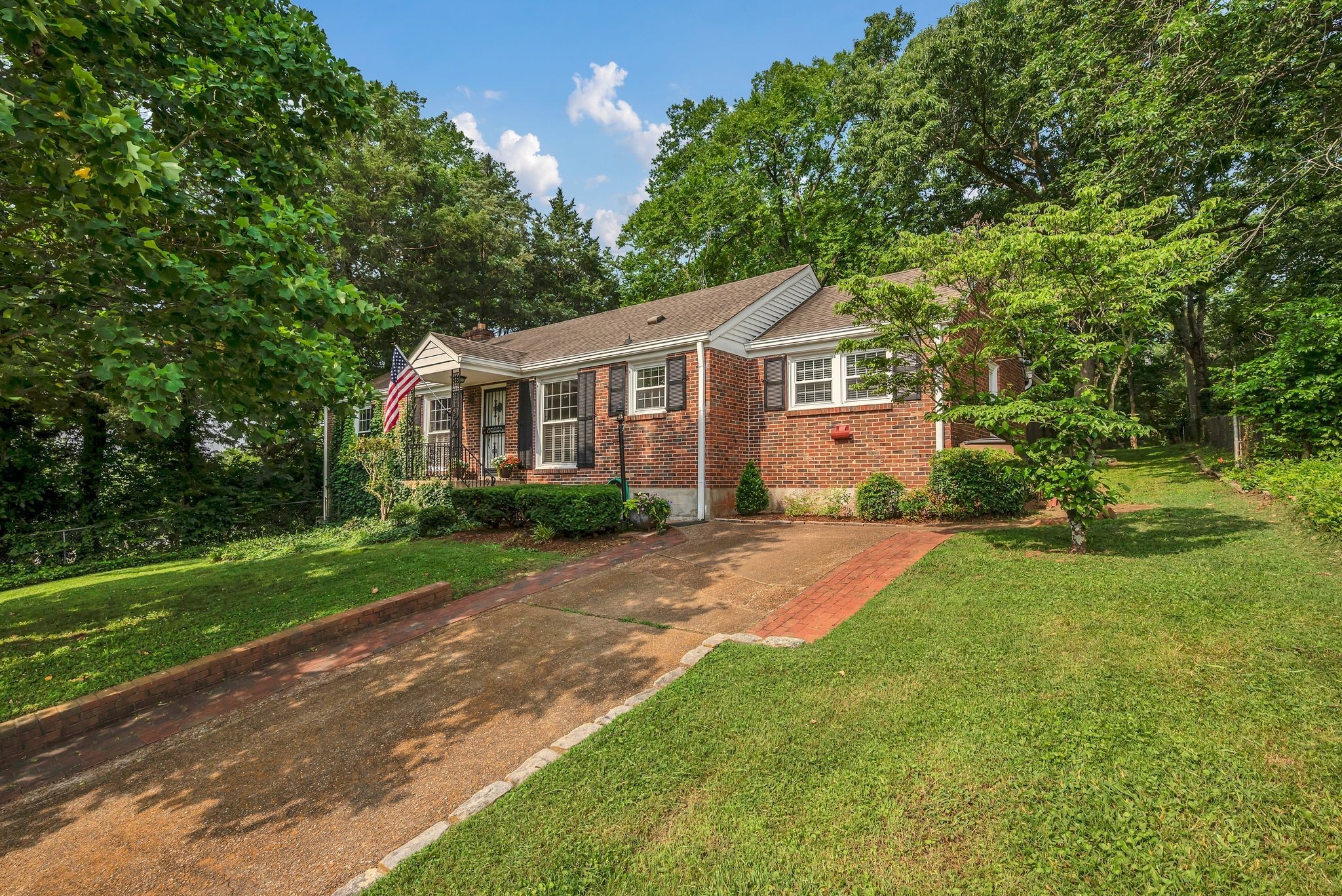 821 Neartop Dr