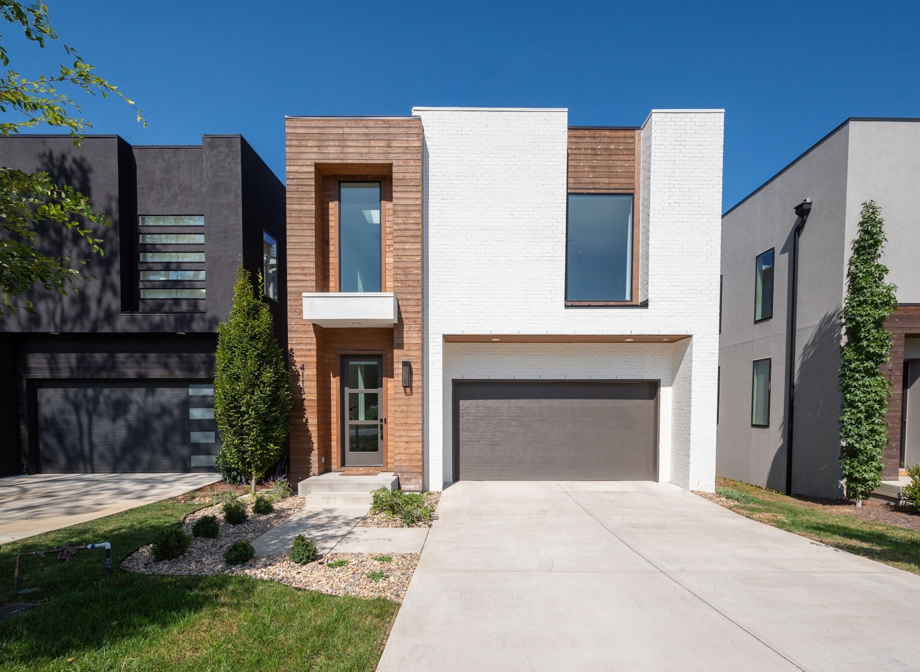 4115 Kimbark Dr
