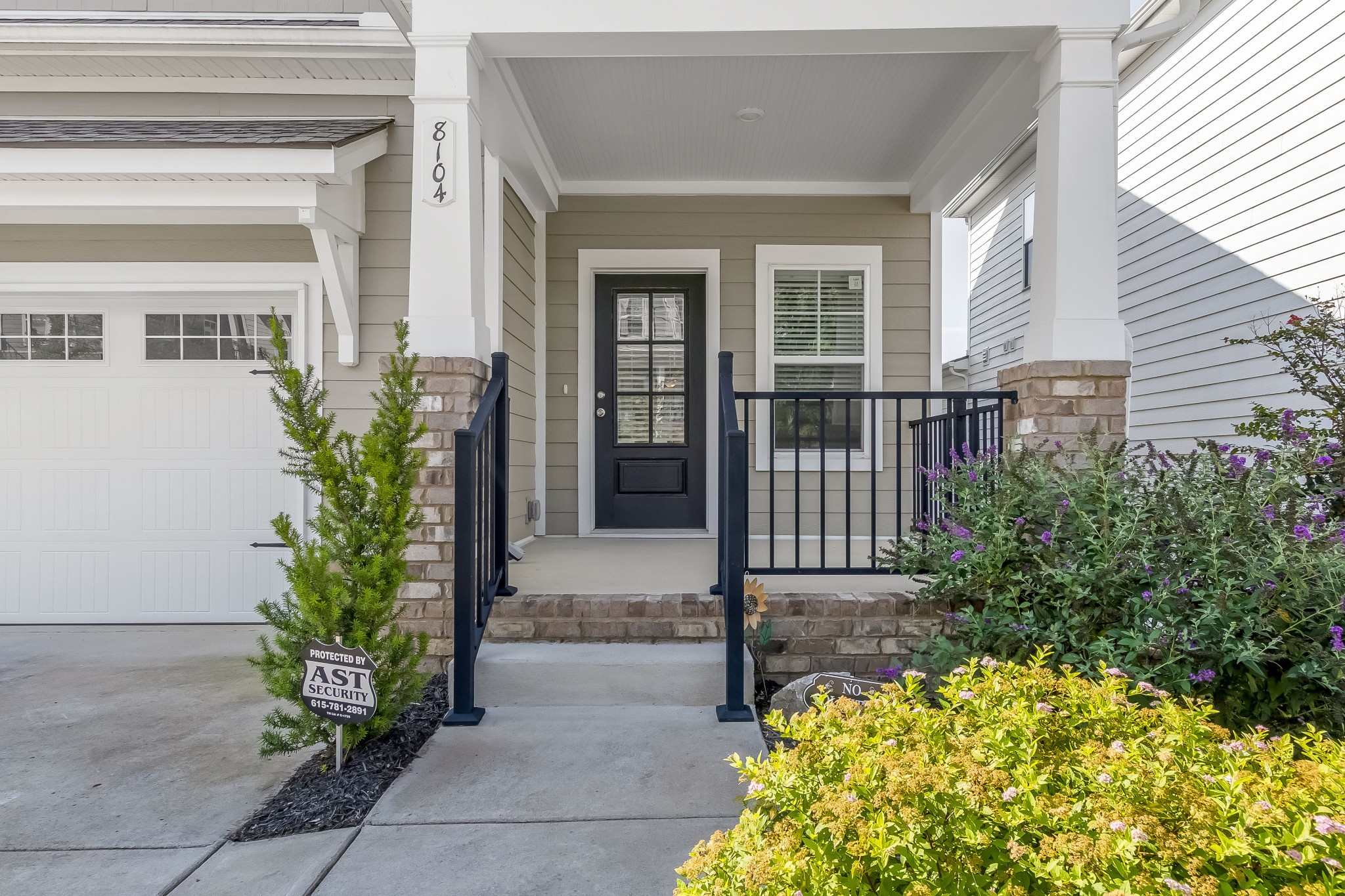 8104 Warbler Way