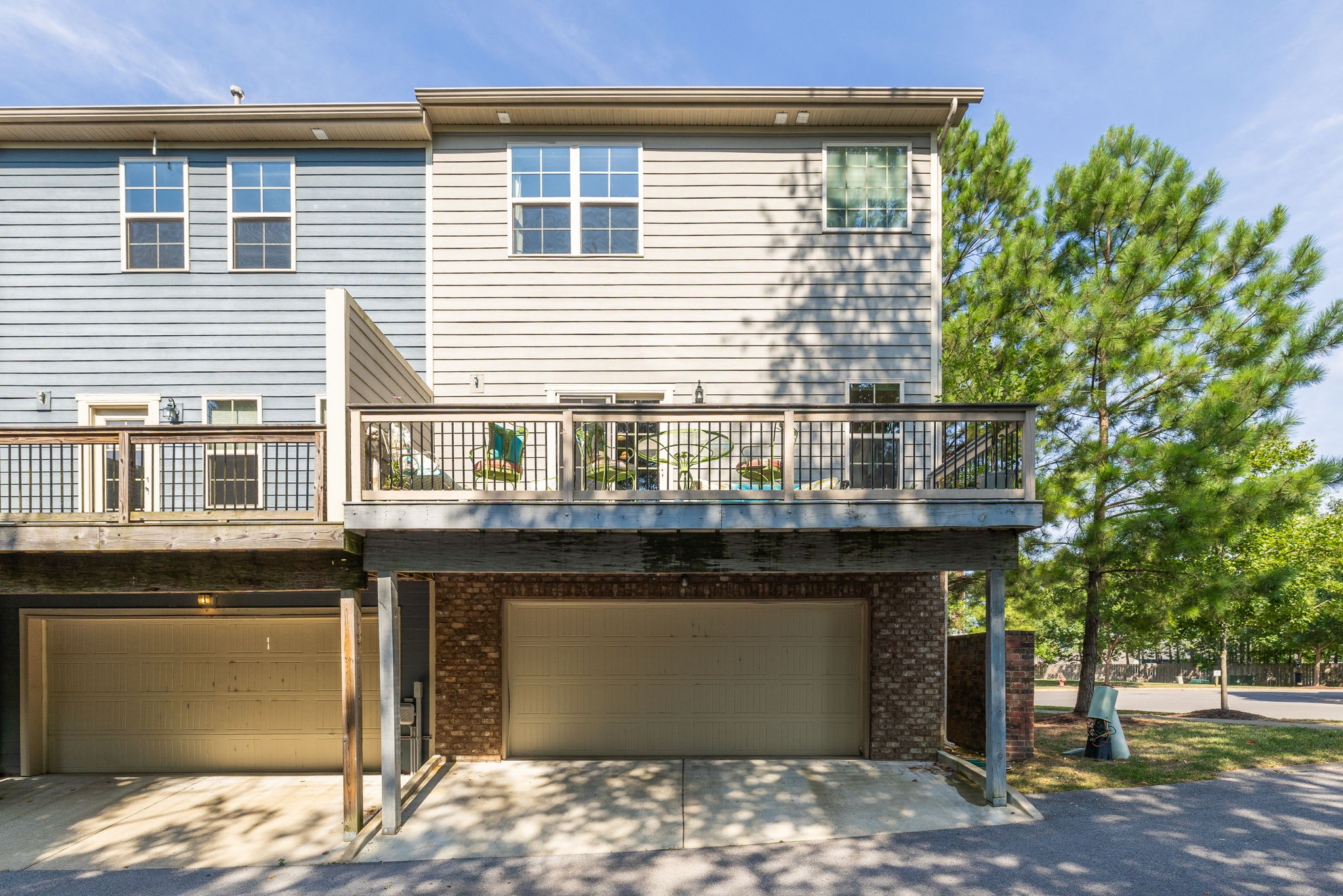 5562 Prada Dr