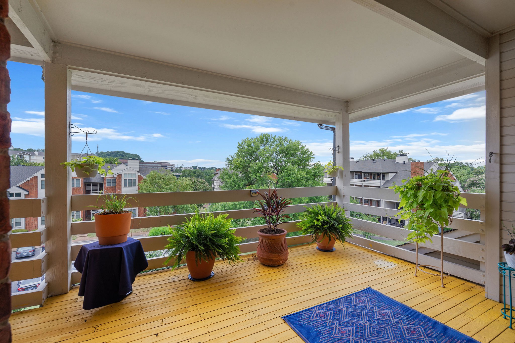 245 Boxmere Pl