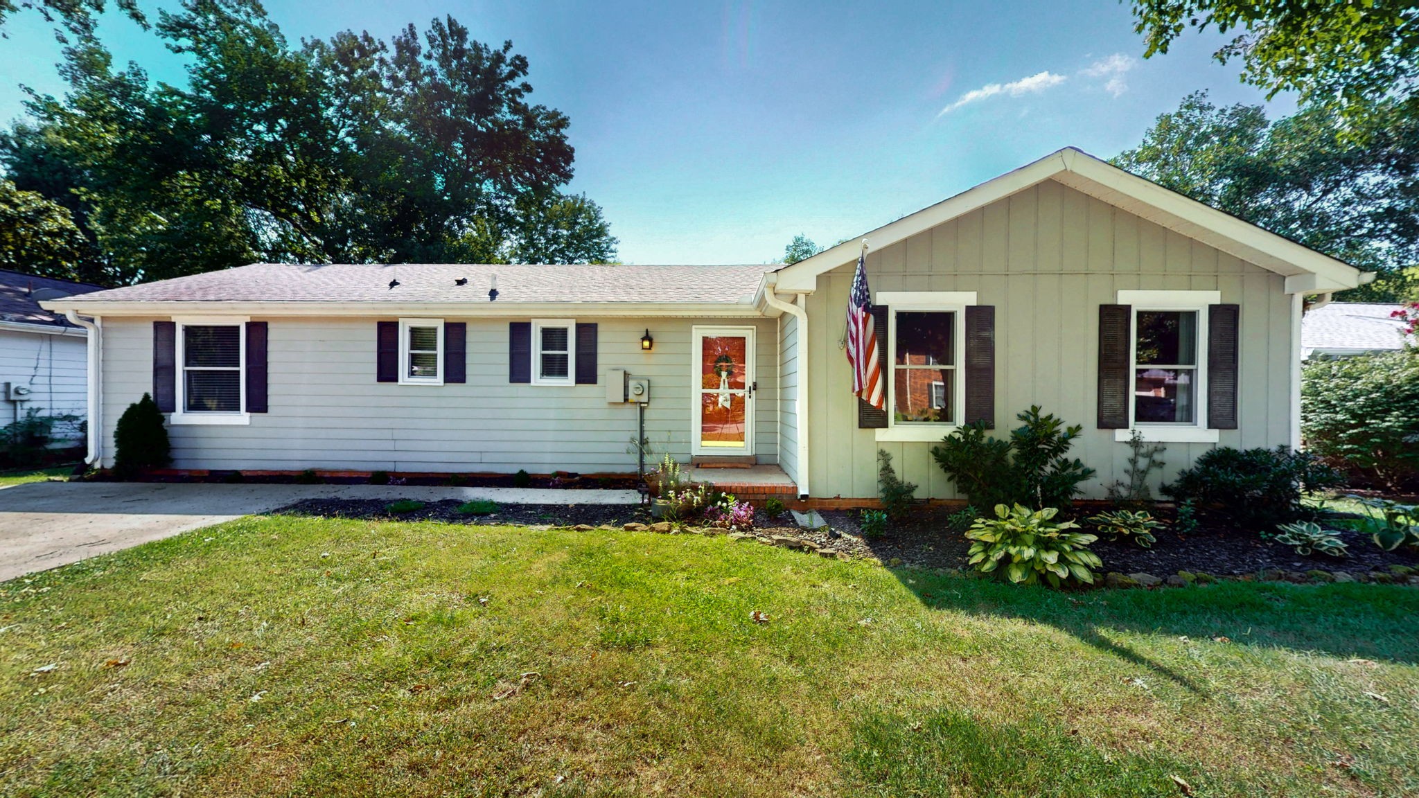 1206 Twin Oaks Dr