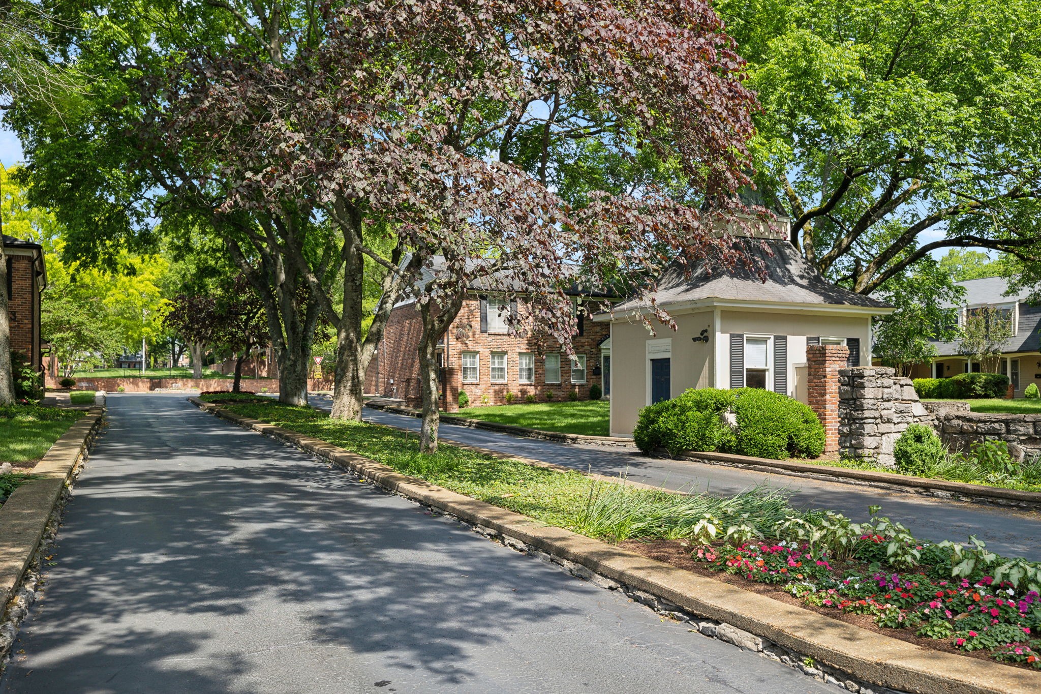 5025 Hillsboro Pike