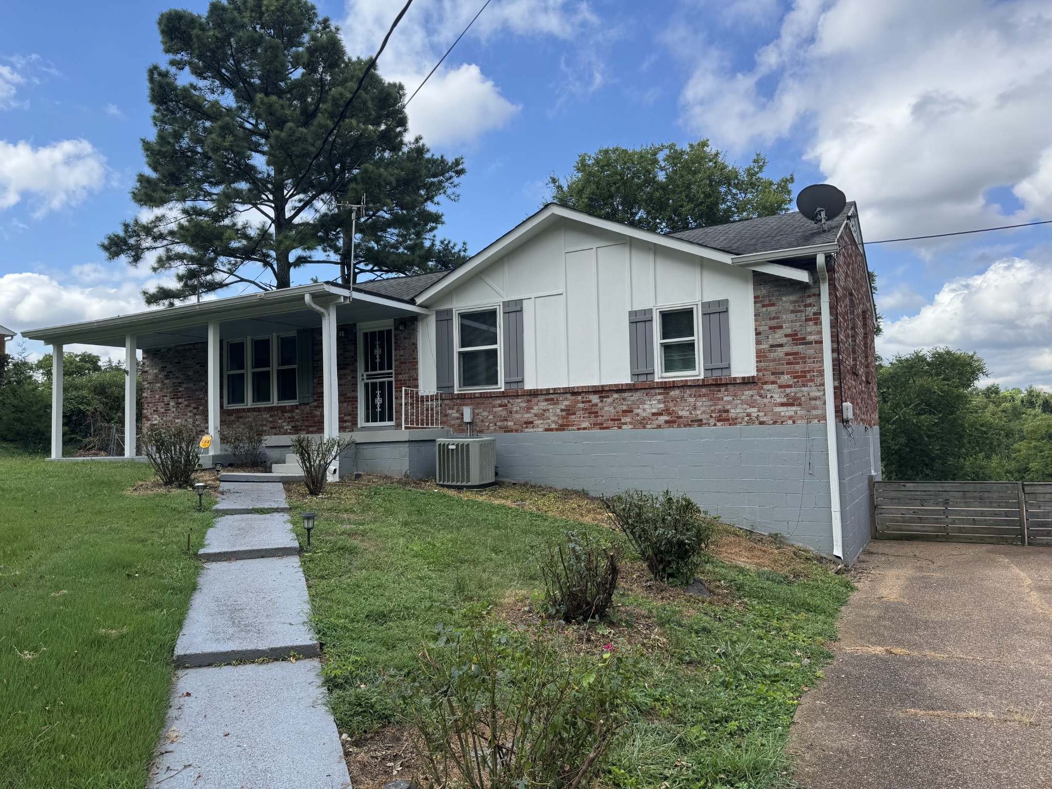 1001 Harold Dr