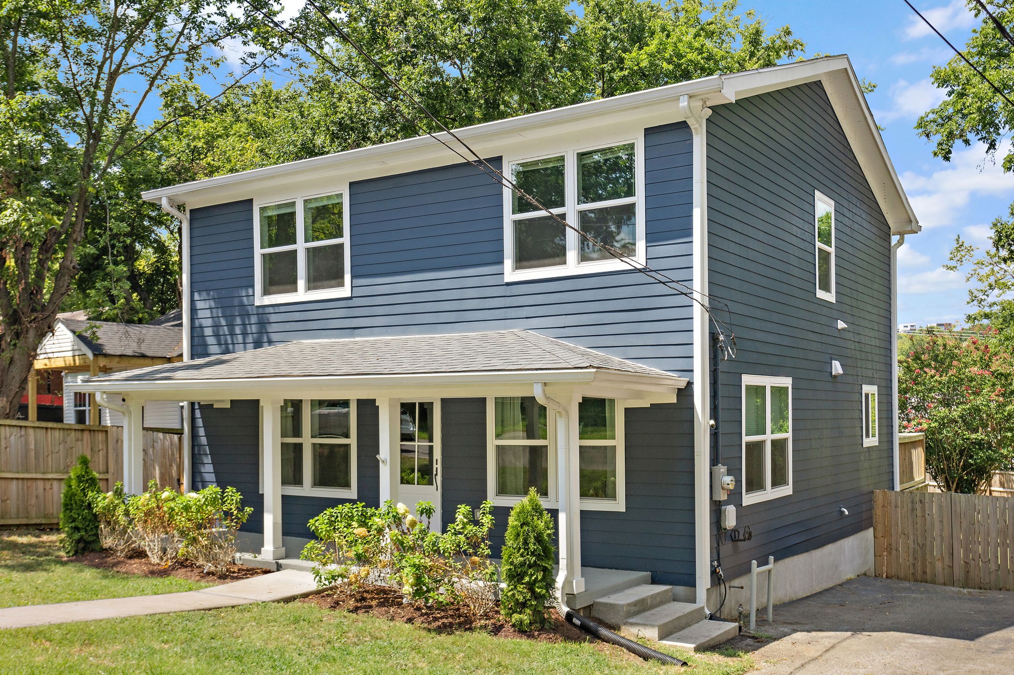215 Orlando Ave