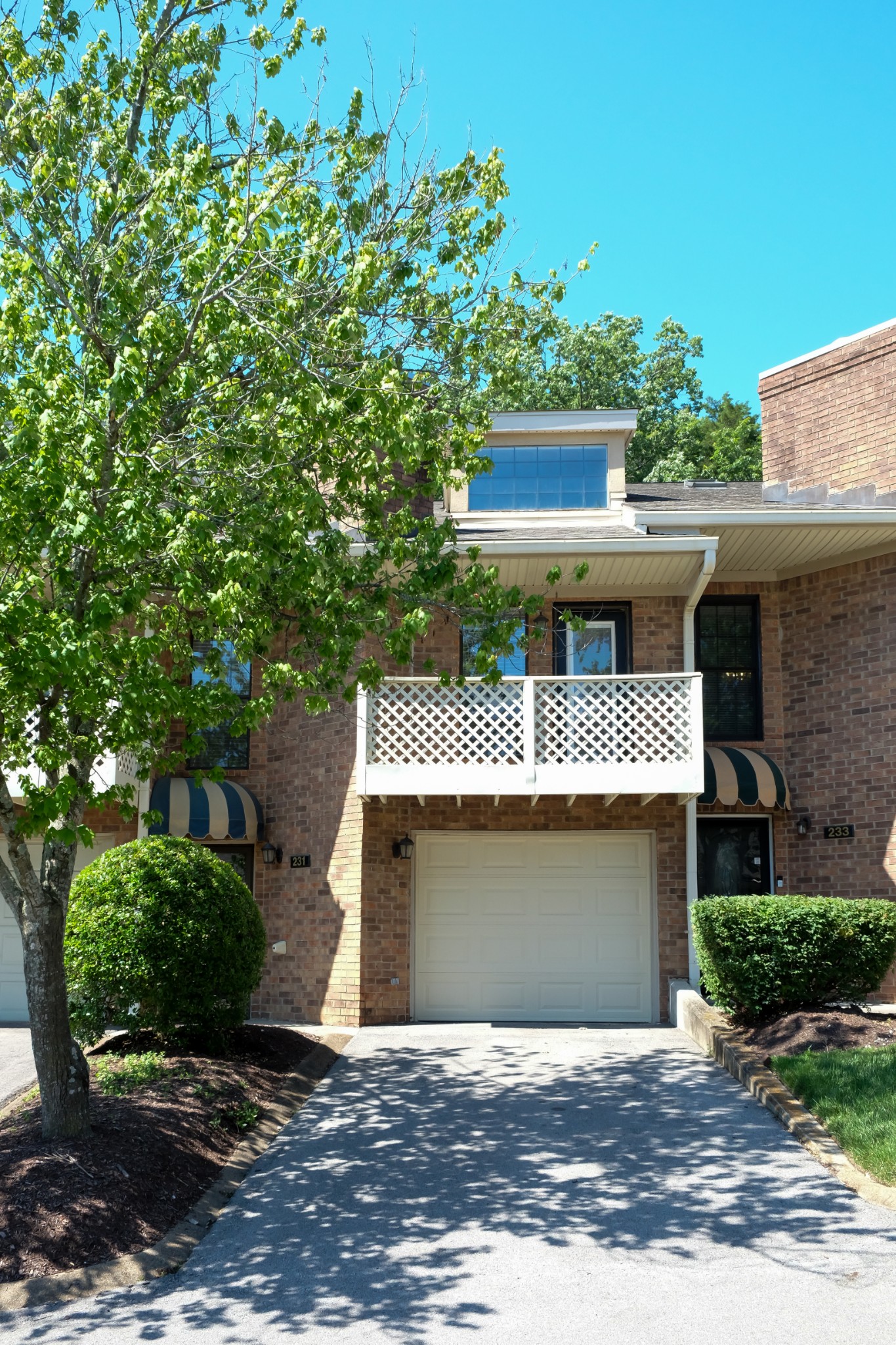231 Glenstone Cir