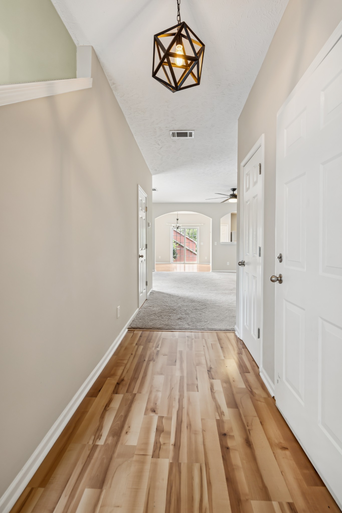 8109 Valley Oak Dr