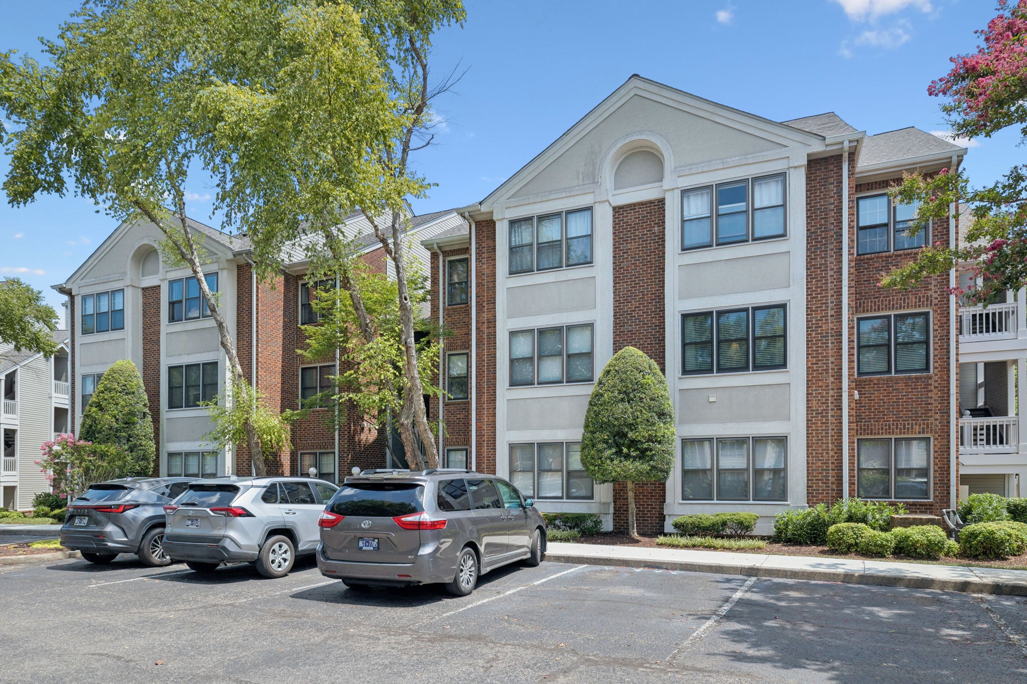 411 Ashlawn Ct