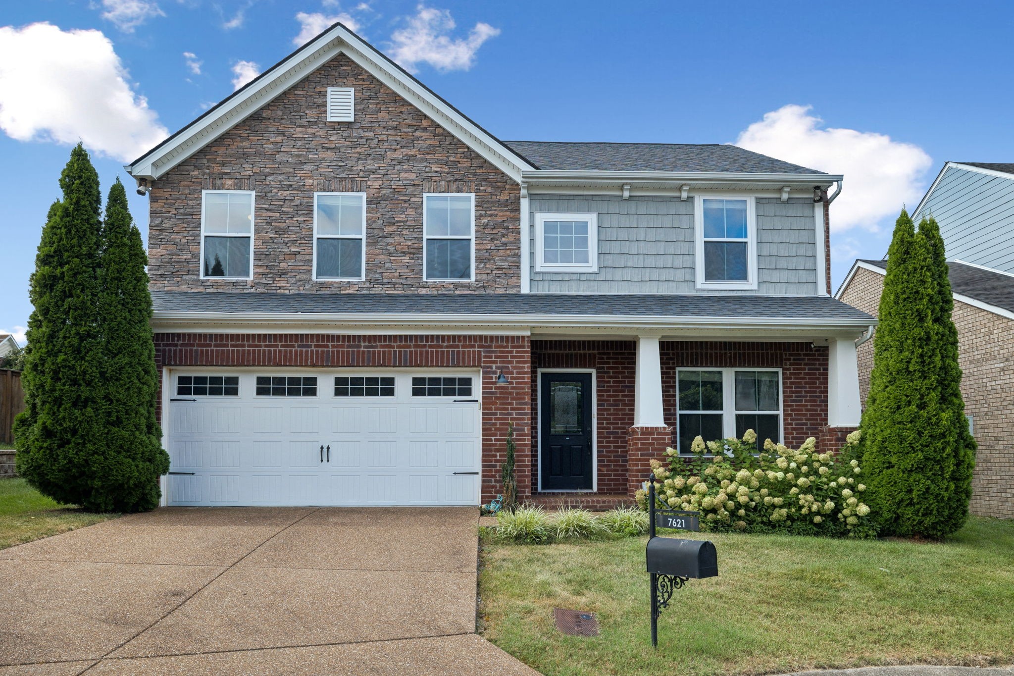 7621 Oakfield Way