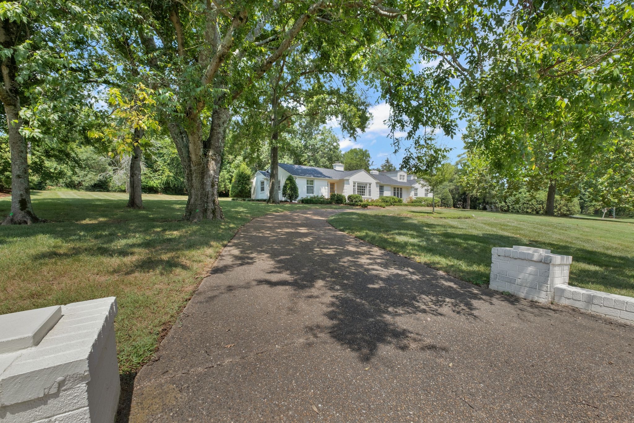 6137 Montcrest Dr