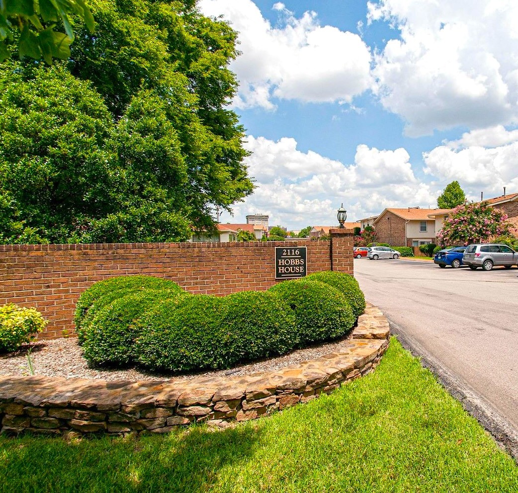 2116 Hobbs Rd
